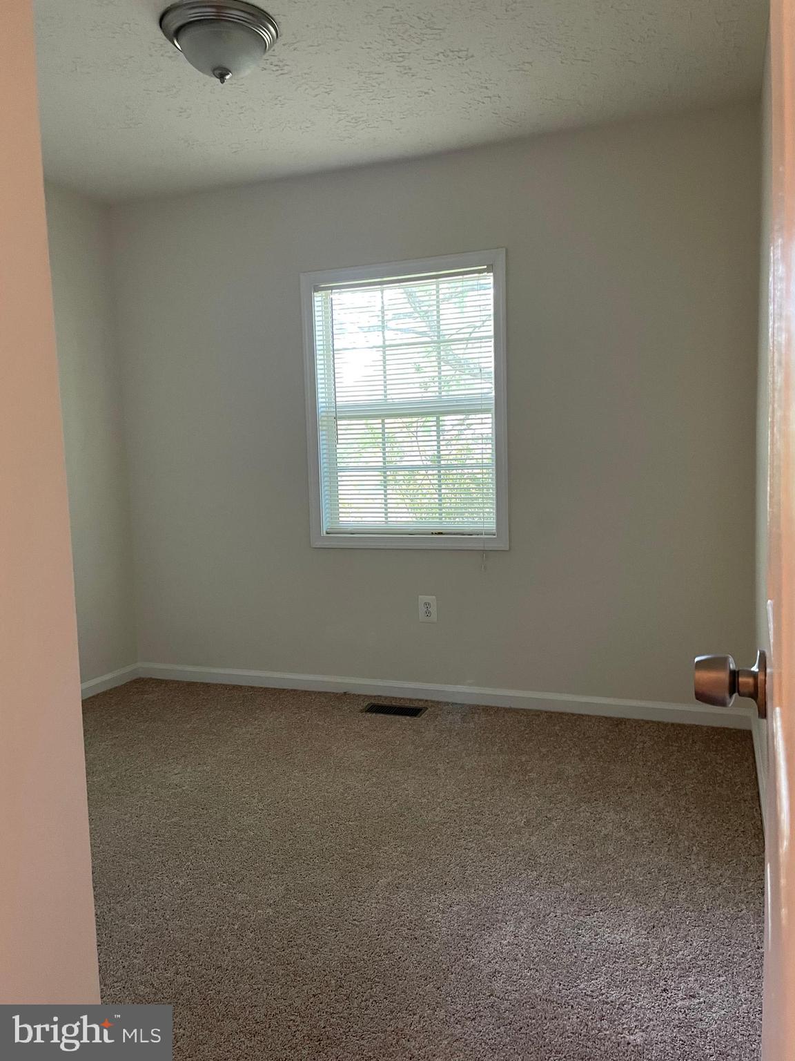 LYNNBROOK SUB - Residential Lease