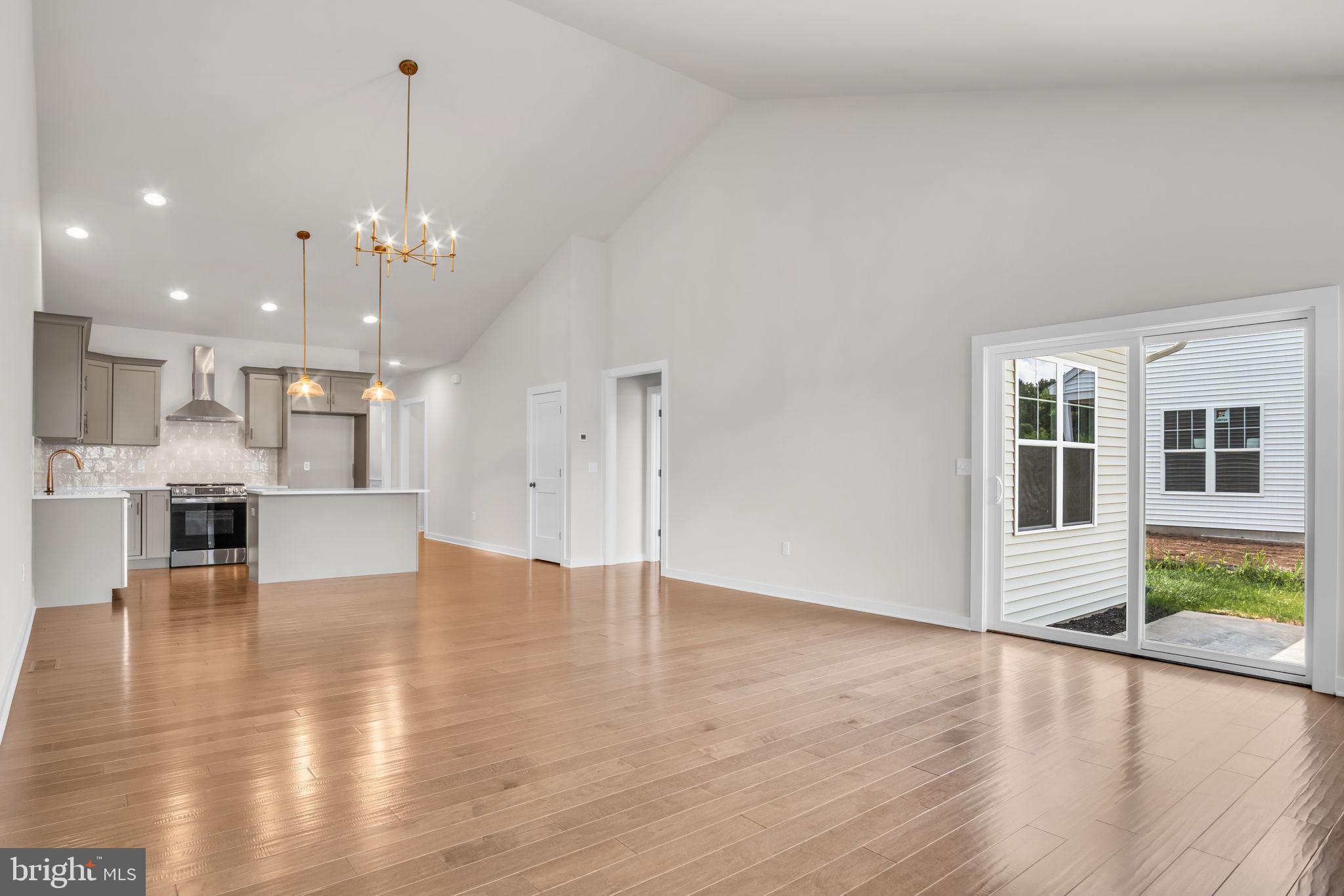 856 SHADOWBROOKE DRIVE