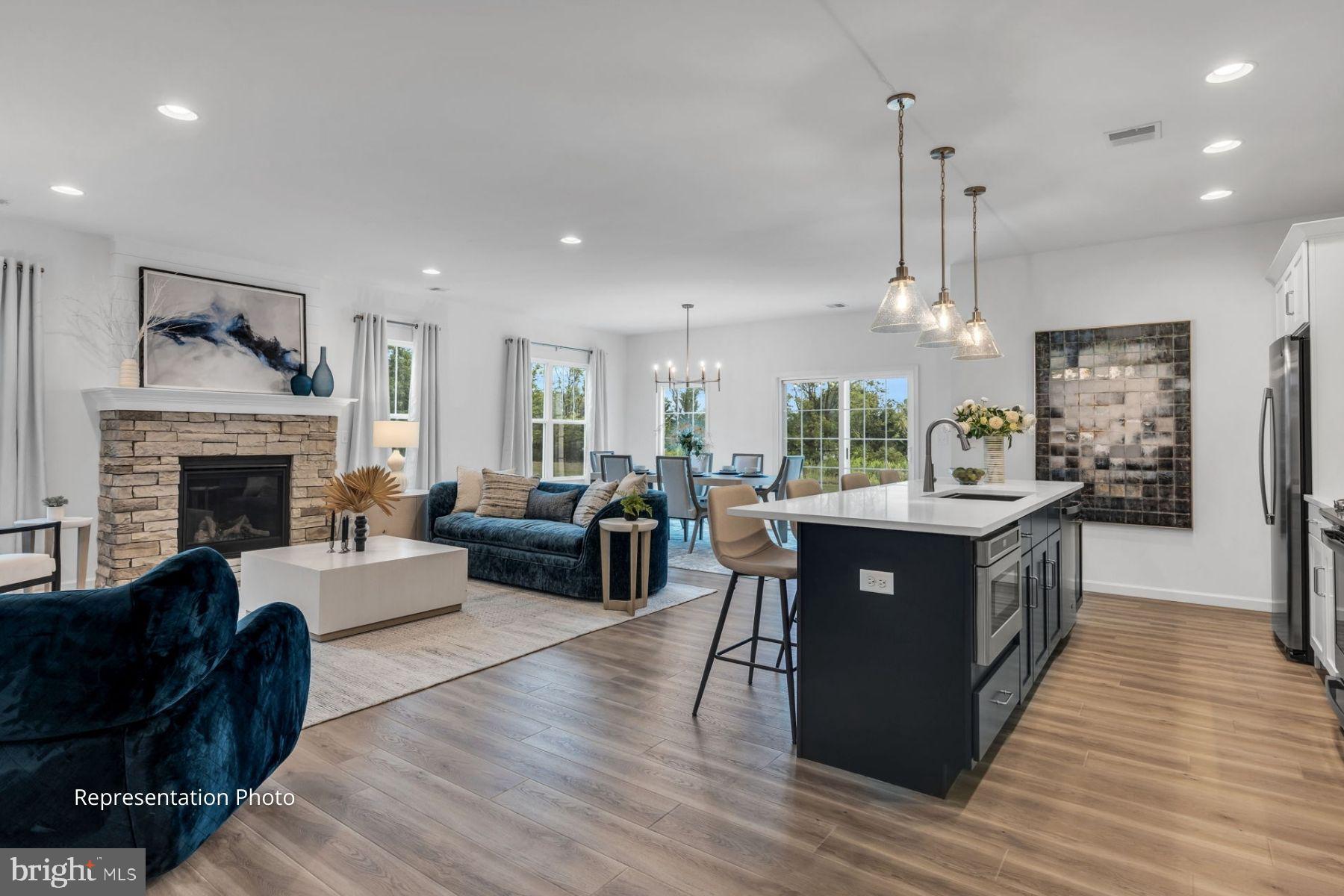 856 SHADOWBROOKE DRIVE