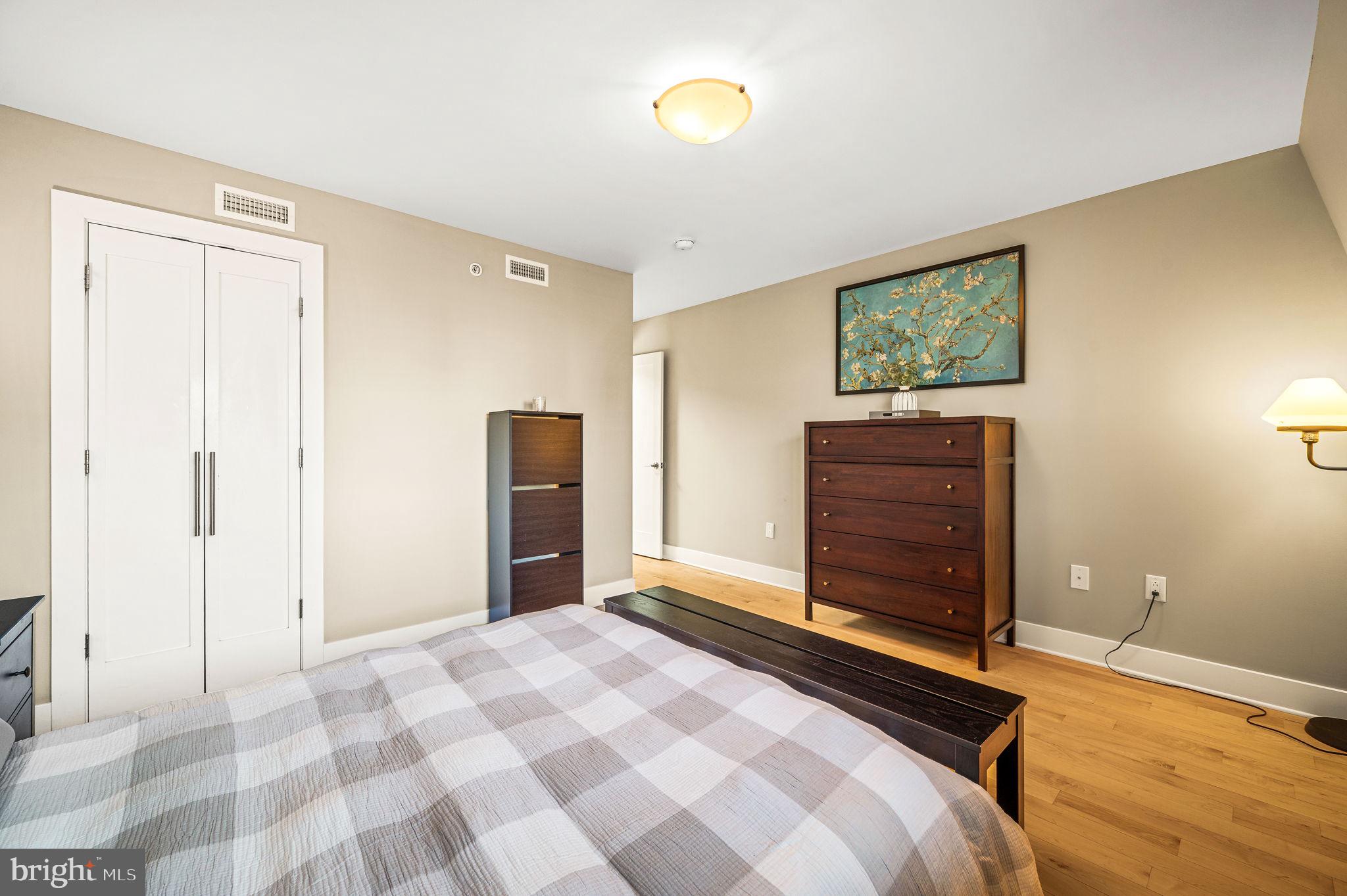 GRADUATE HOSPITAL - Residential