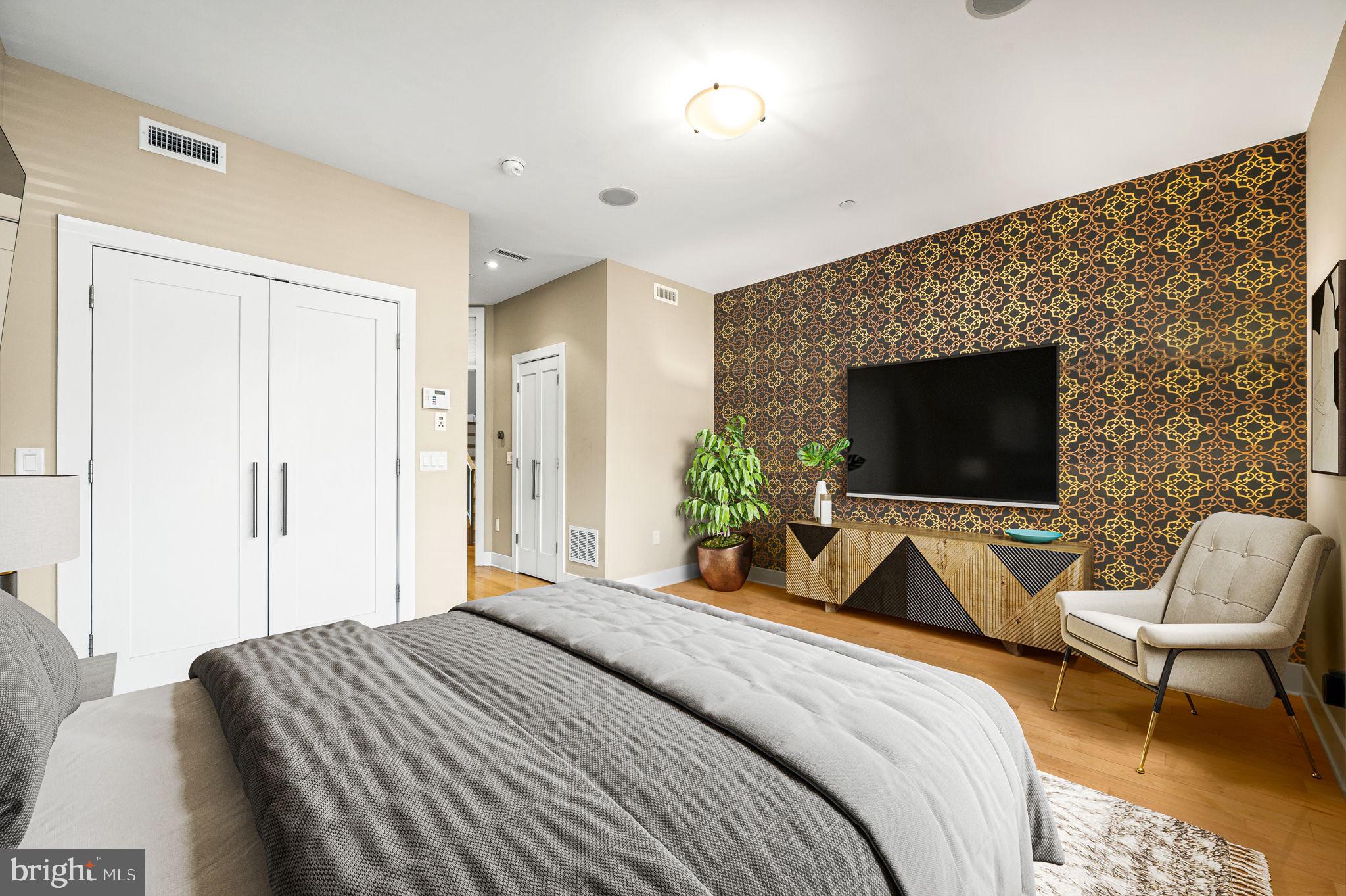 GRADUATE HOSPITAL - Residential