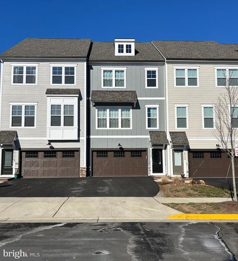 18353 MOSS GARDEN ROAD DUMFRIES VA 22026