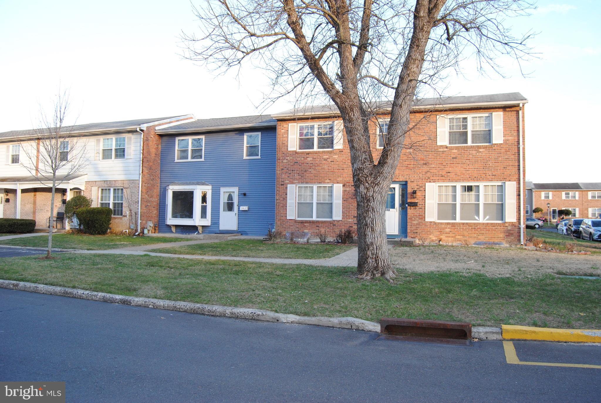 COUNTY DOWNE - Residential