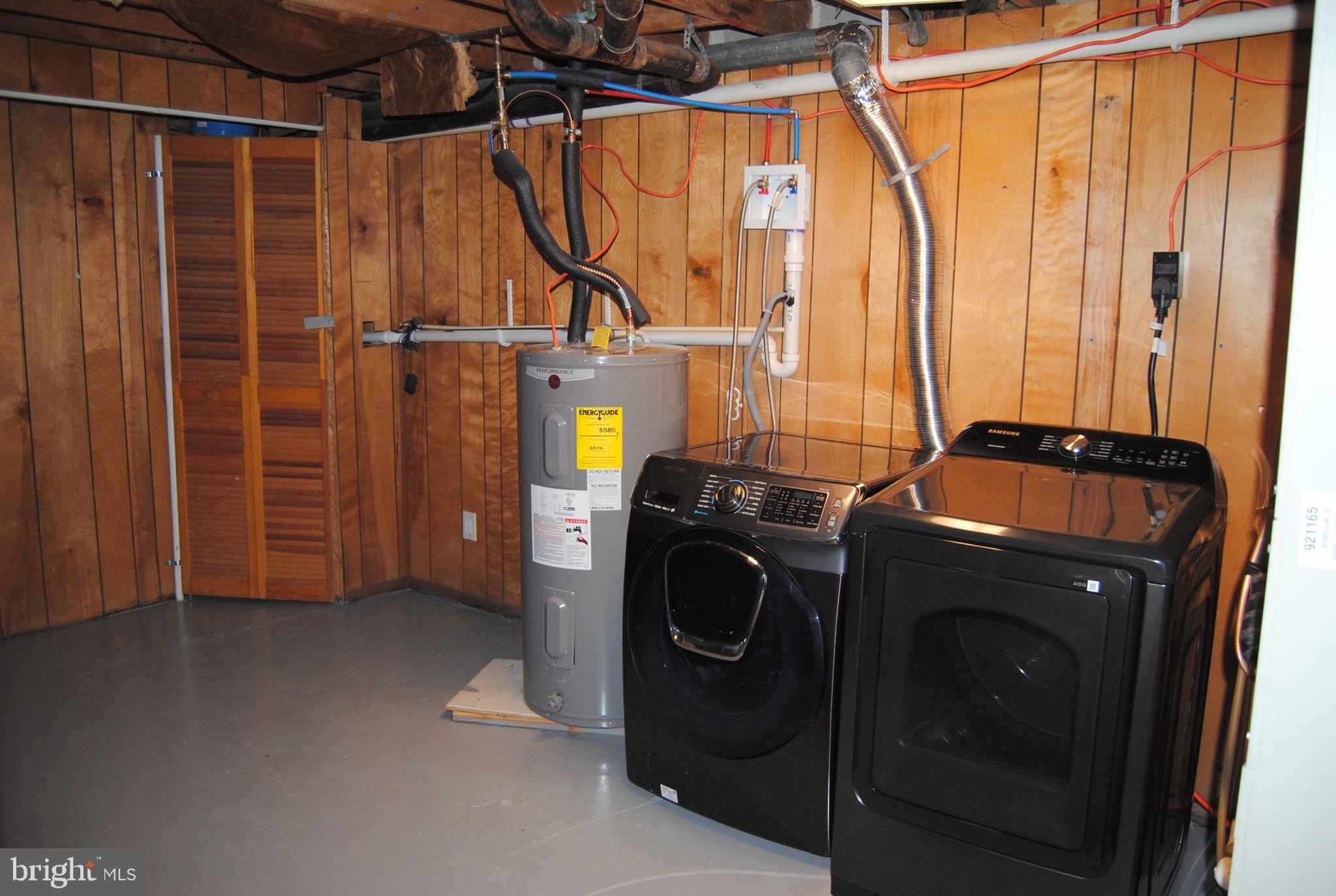 COUNTY DOWNE - Residential