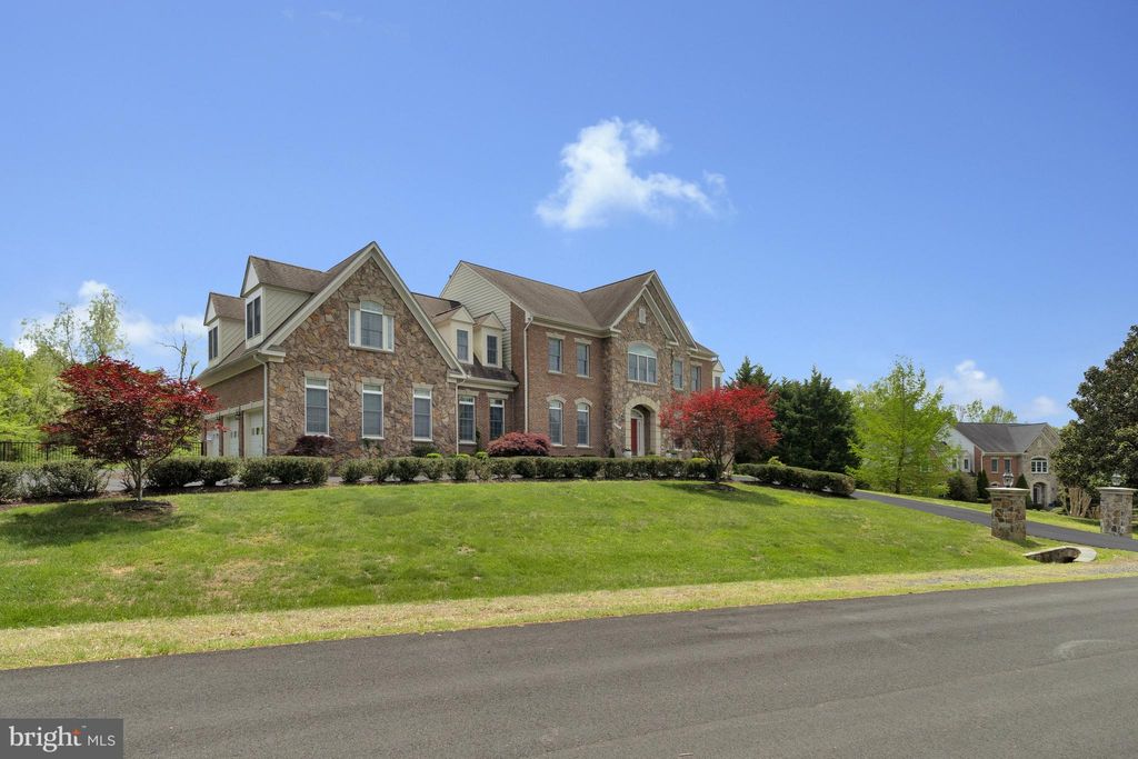 Photo of 9907 Hessick Court, GREAT FALLS, VA 22066 (MLS # VAFX2274108)