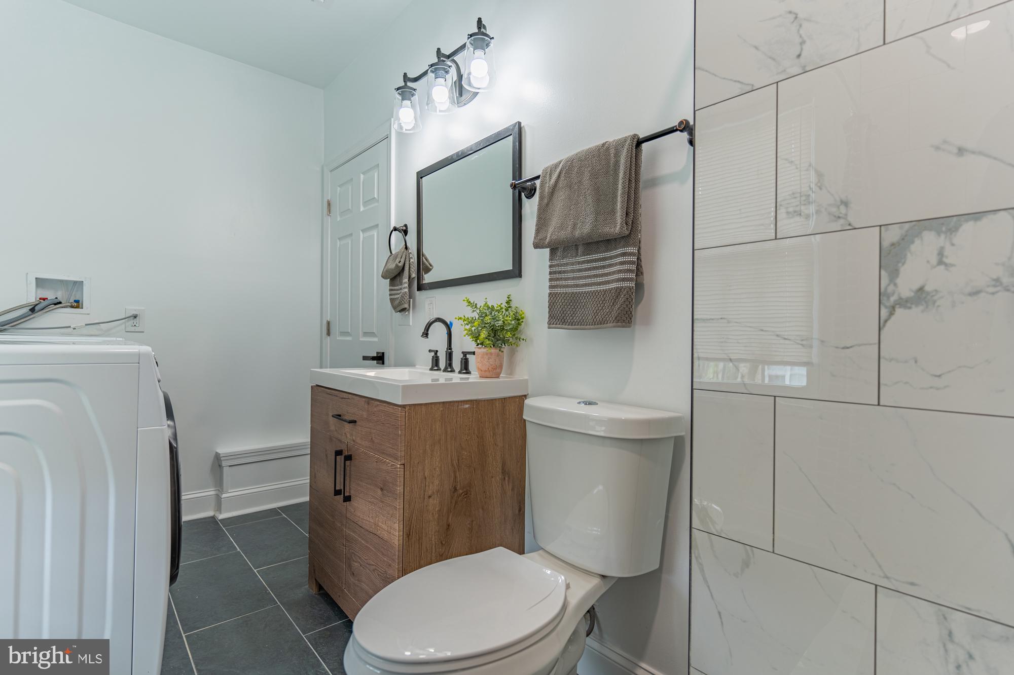 LAKE EVESHAM - Residential Lease