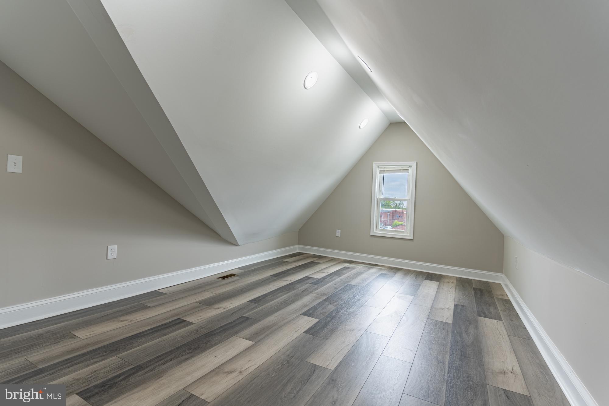 LAKE EVESHAM - Residential Lease