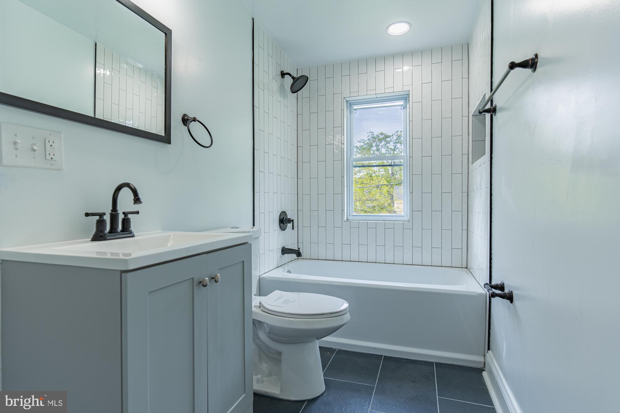 LAKE EVESHAM - Residential Lease