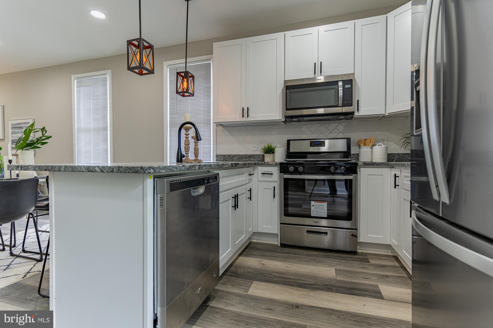 LAKE EVESHAM - Residential Lease