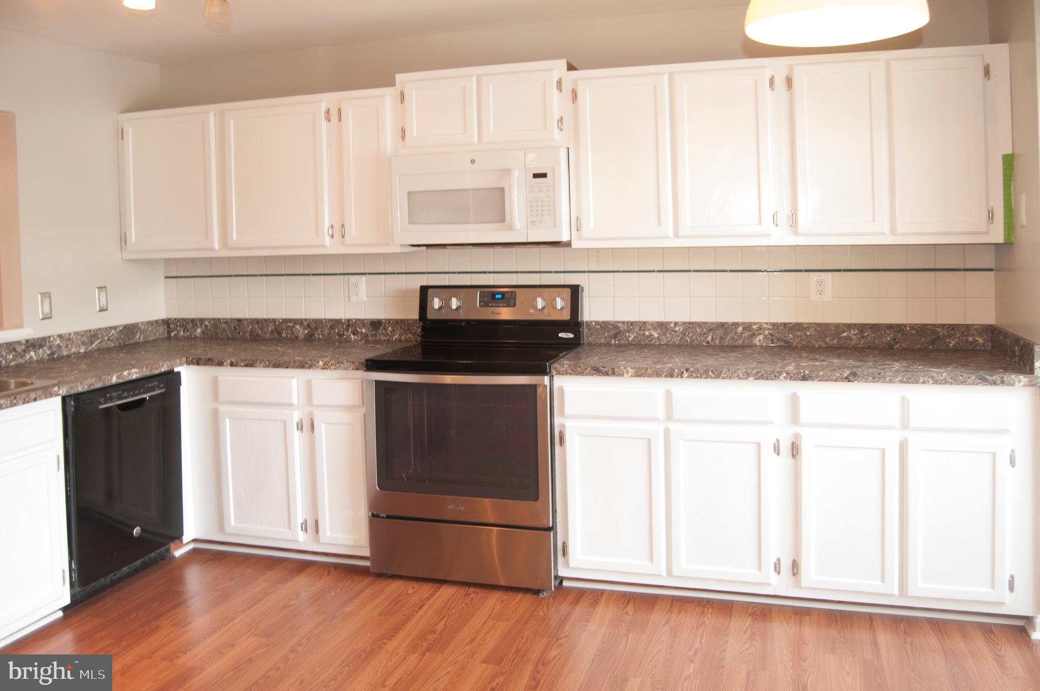 COURTS AT STAFFORD - Residential