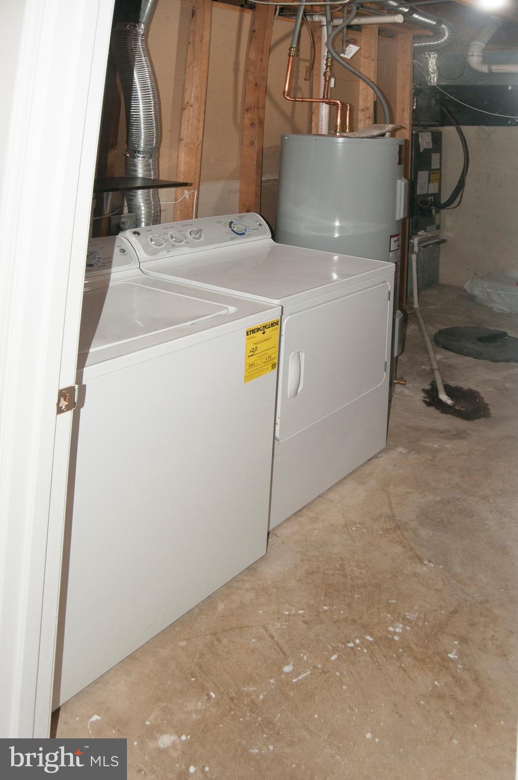 COURTS AT STAFFORD - Residential