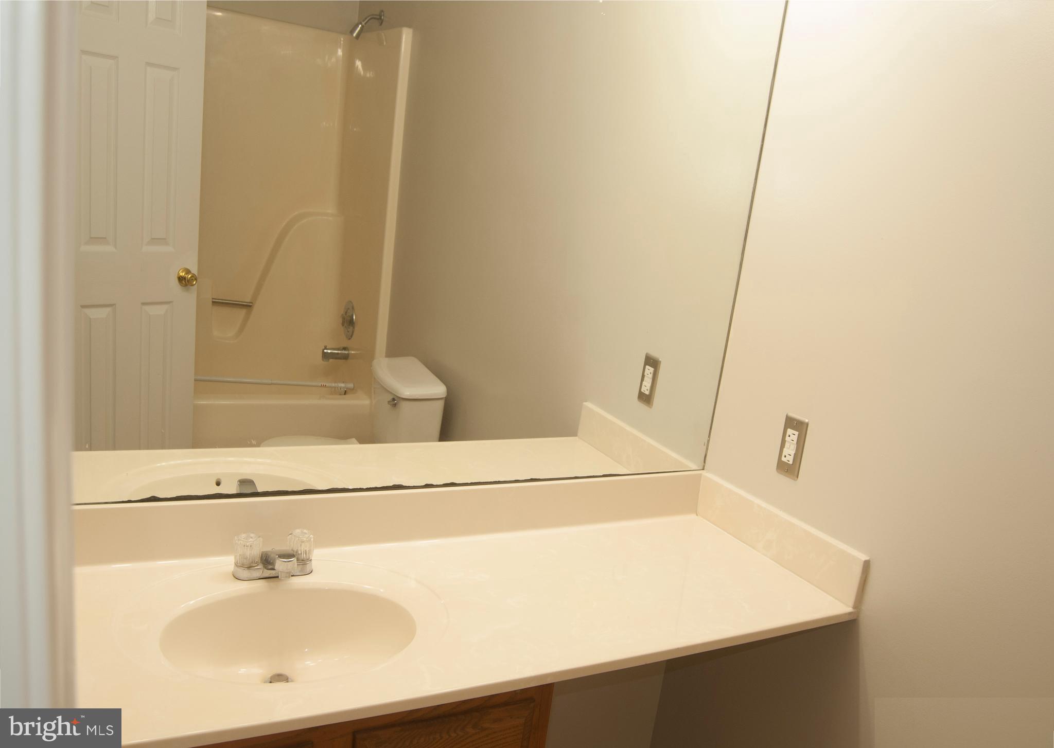 COURTS AT STAFFORD - Residential