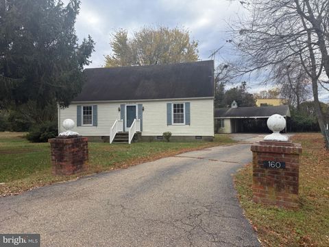 Homes For Sale - 160 Rouzie Drive<br/> TAPPAHANNOCK, VA 22560