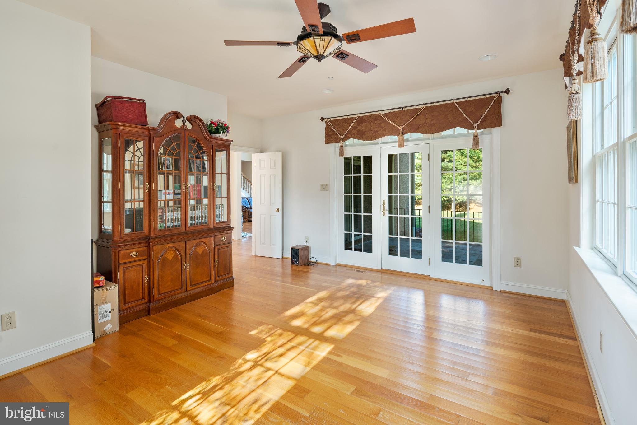 WHITEGATE - Residential