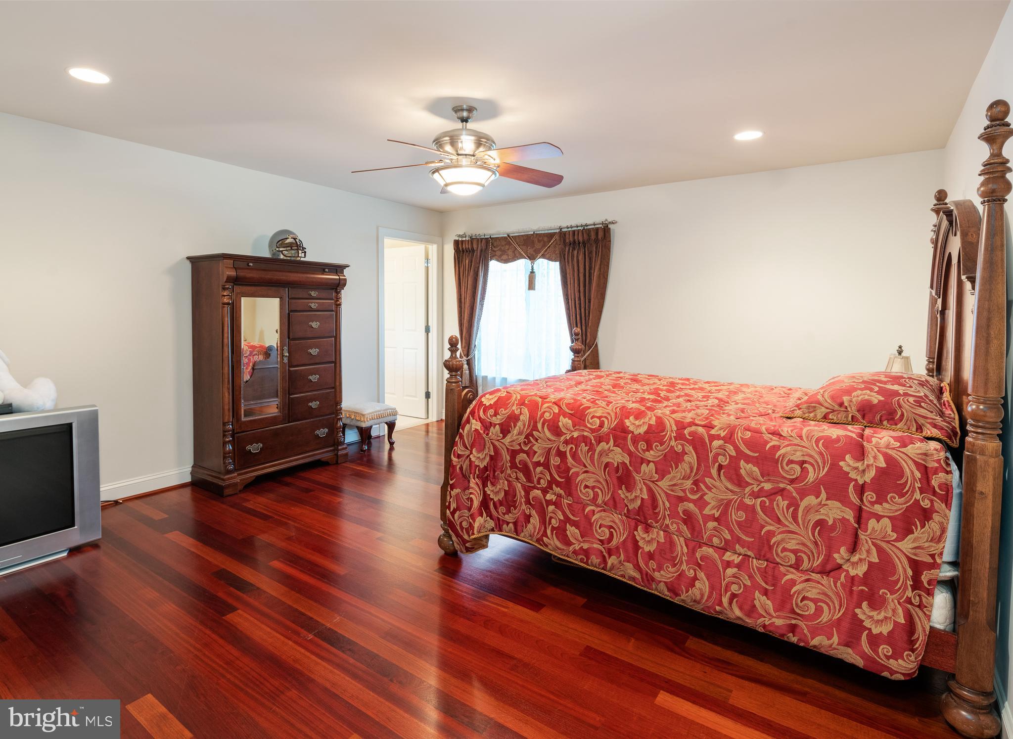 WHITEGATE - Residential