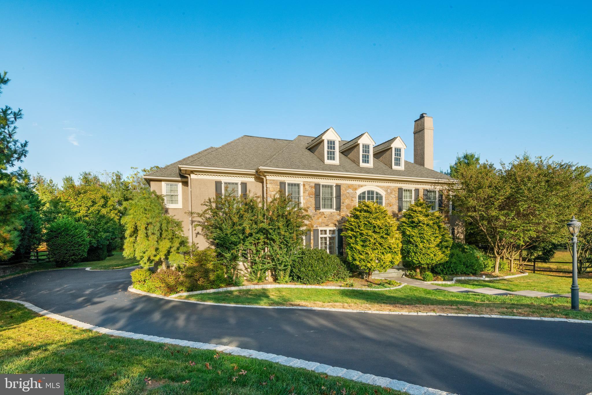 WHITEGATE - Residential