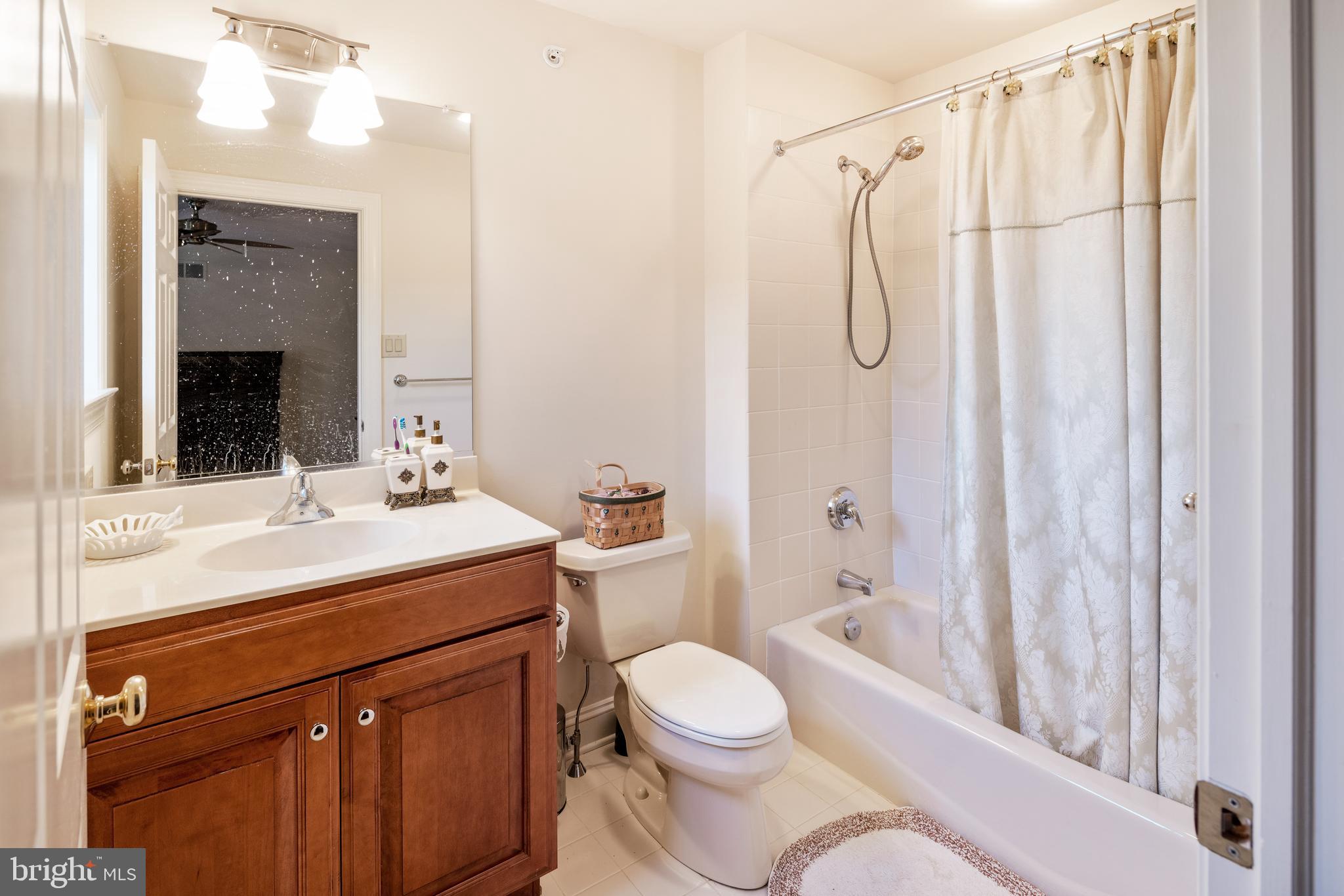 WHITEGATE - Residential