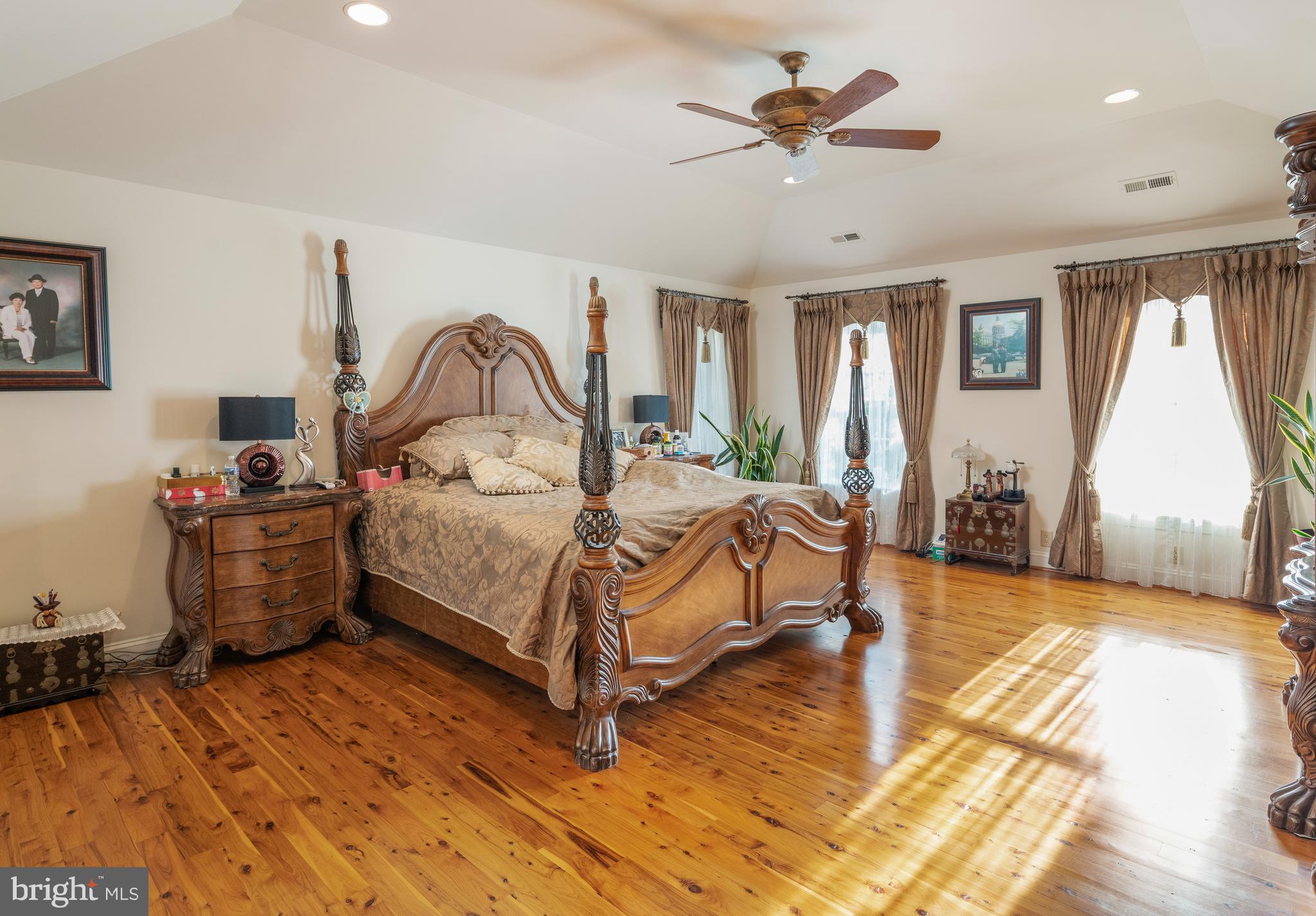 WHITEGATE - Residential