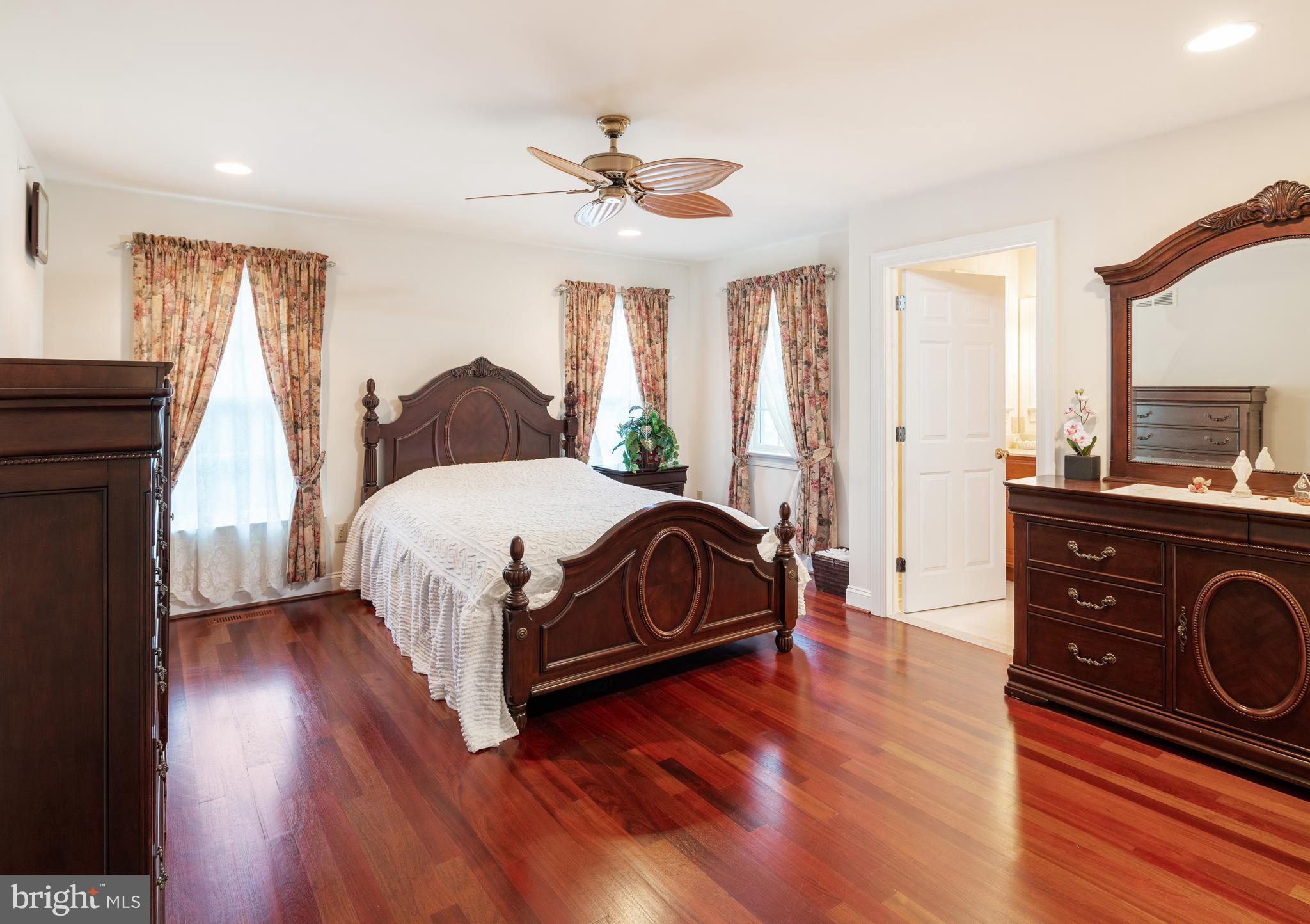 WHITEGATE - Residential