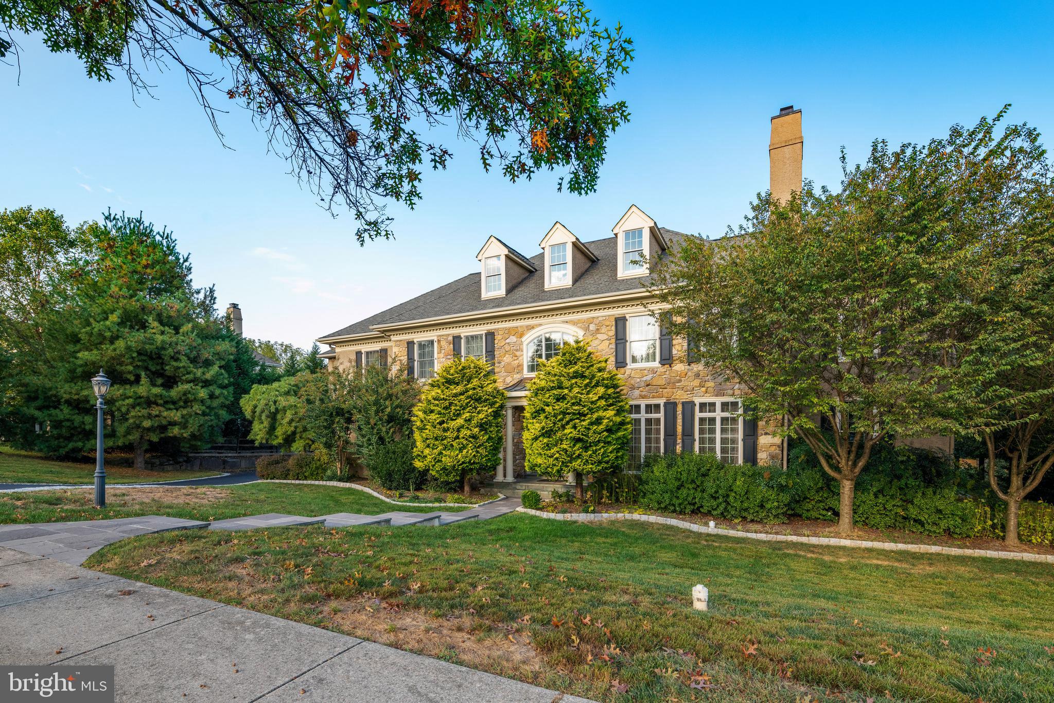 WHITEGATE - Residential