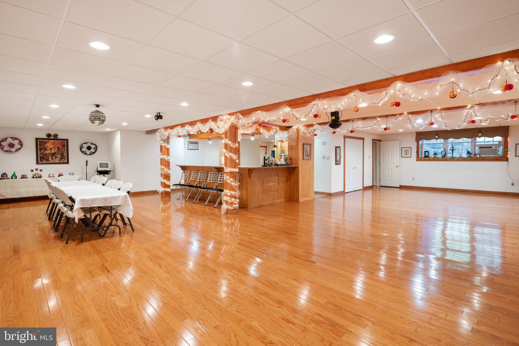 WHITEGATE - Residential