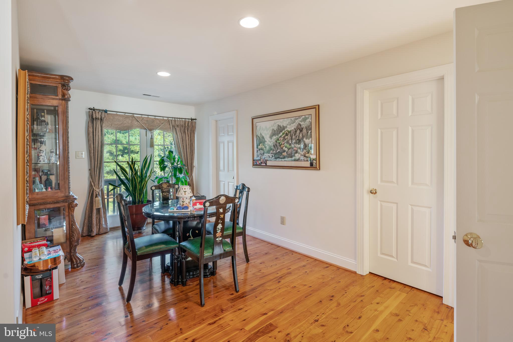 WHITEGATE - Residential