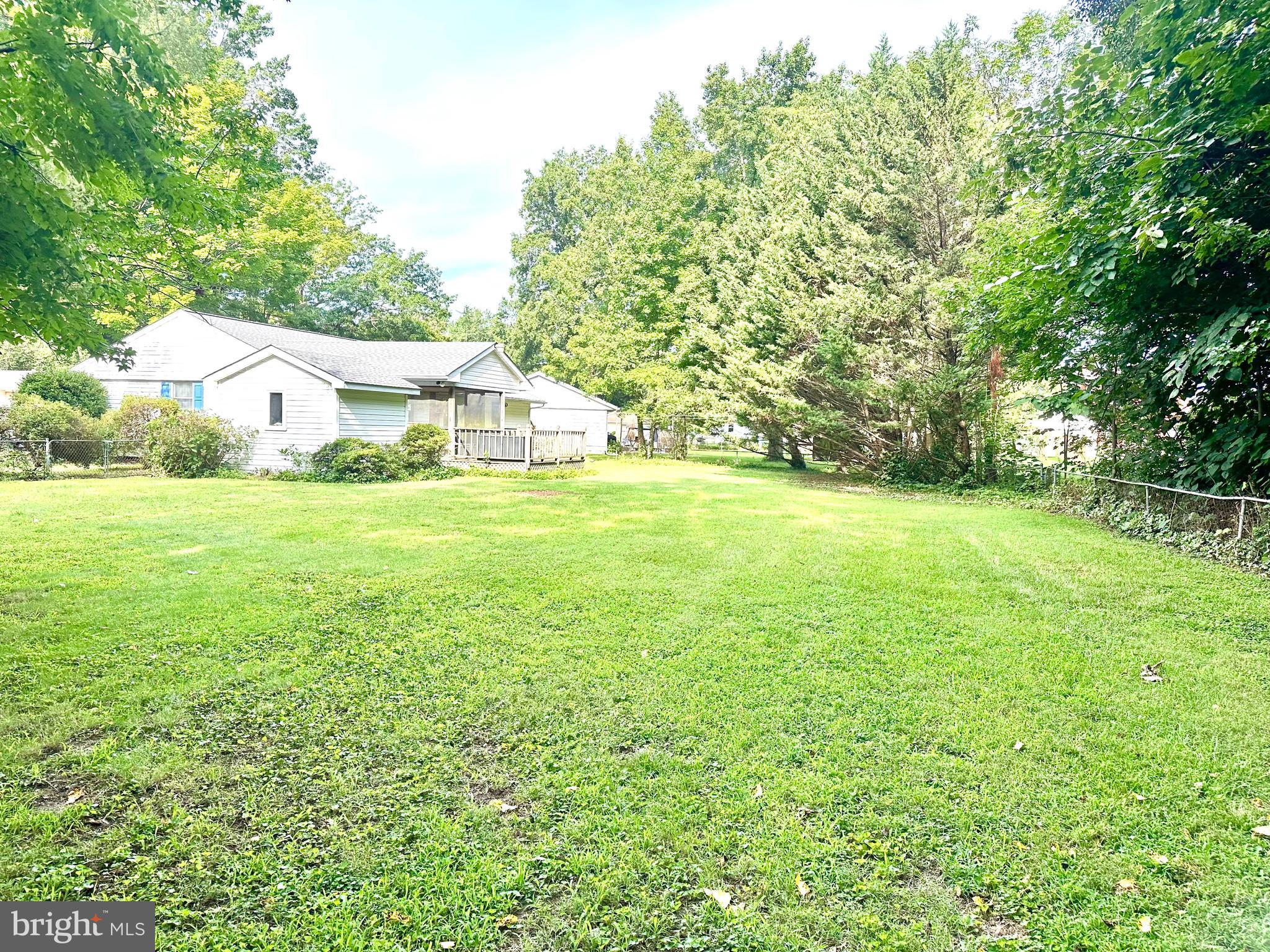 818 APPLEWOOD COURT