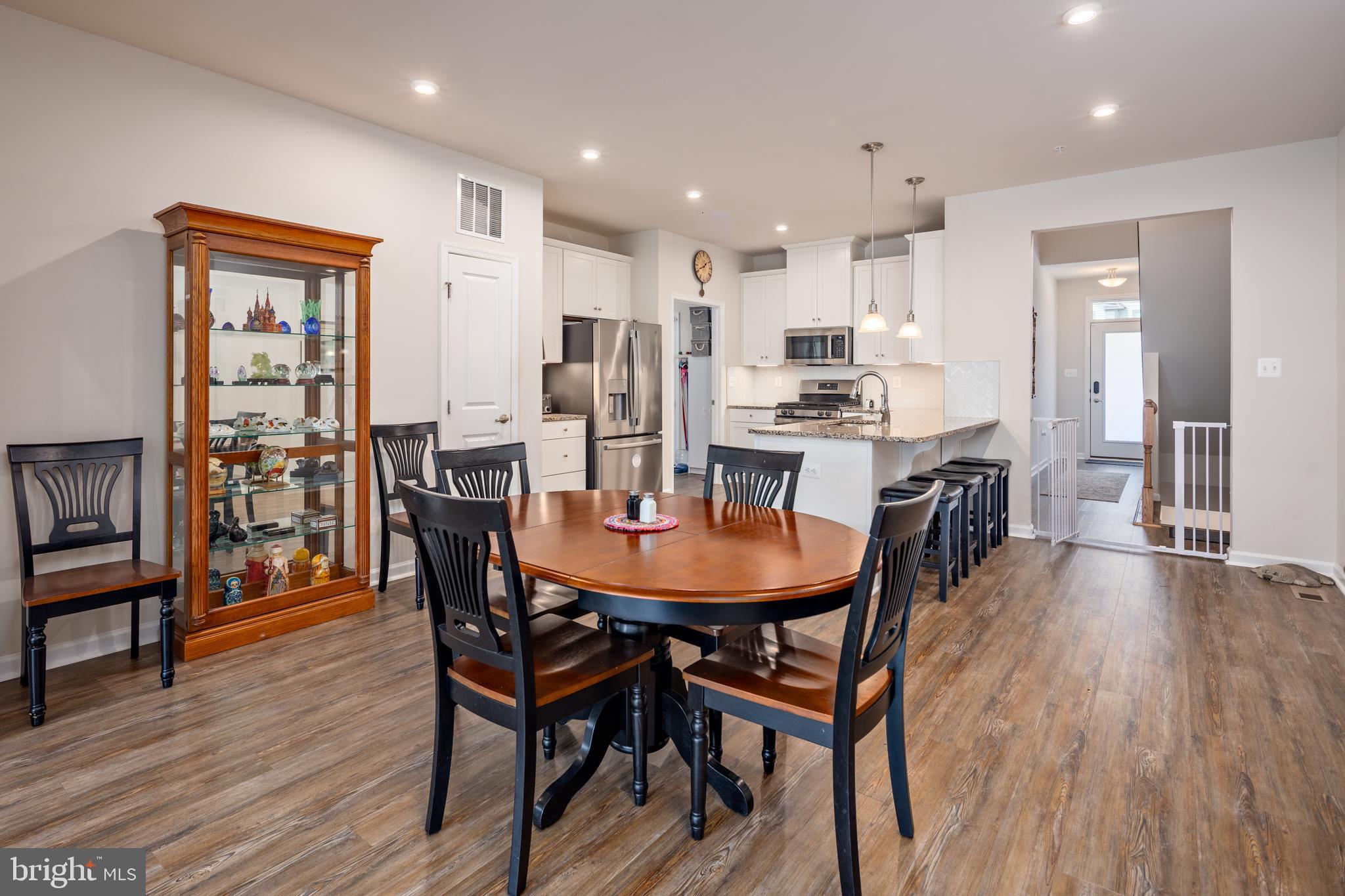 7615 ROSSVILLE LANE
