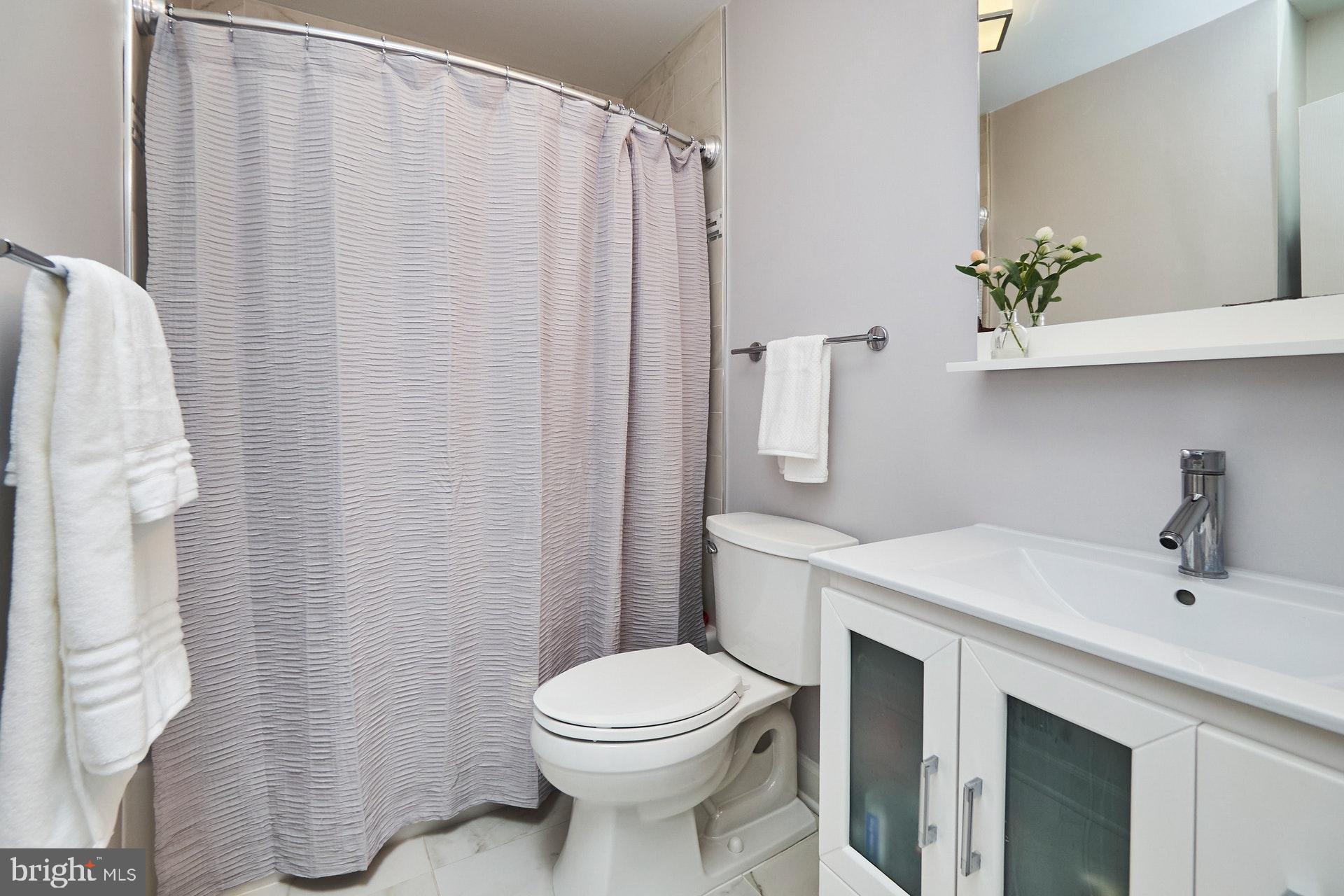 HOLLAND TOWNE - Residential