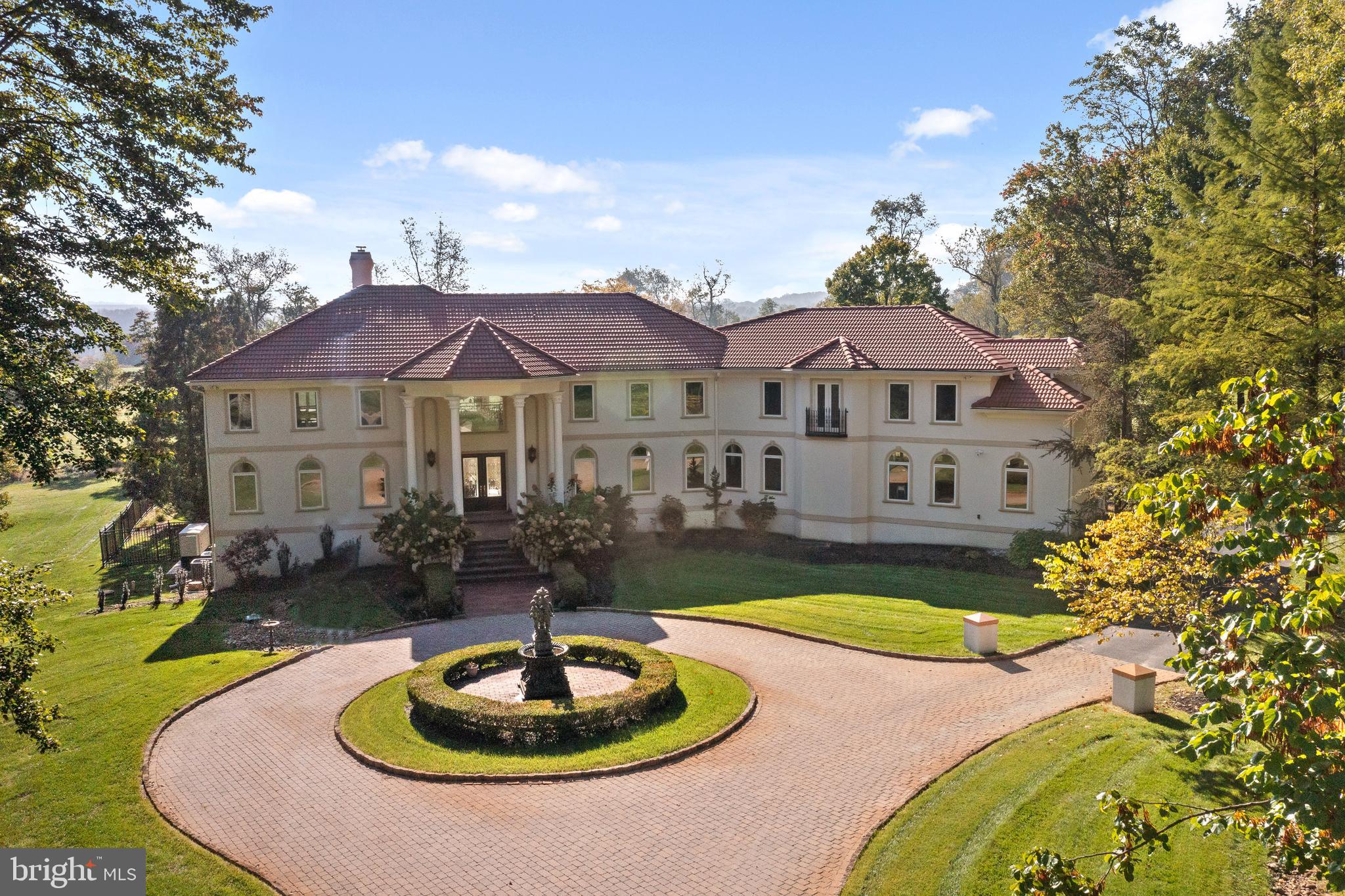 1800 ART SCHOOL ROAD