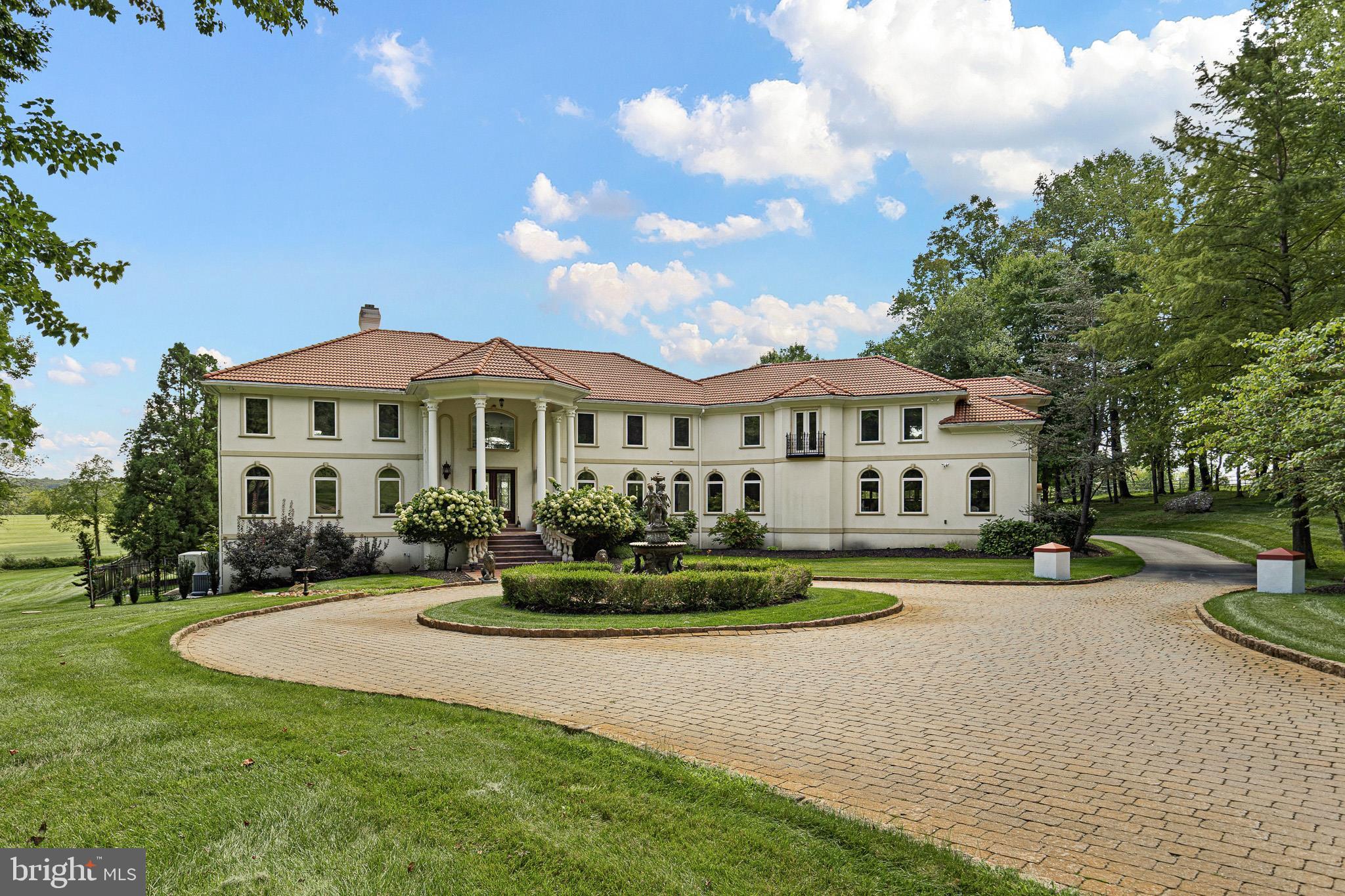 1800 ART SCHOOL ROAD