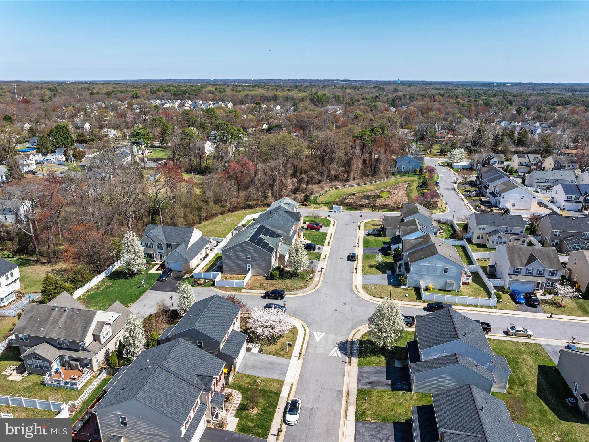 COLONIAL WOODS - Residential