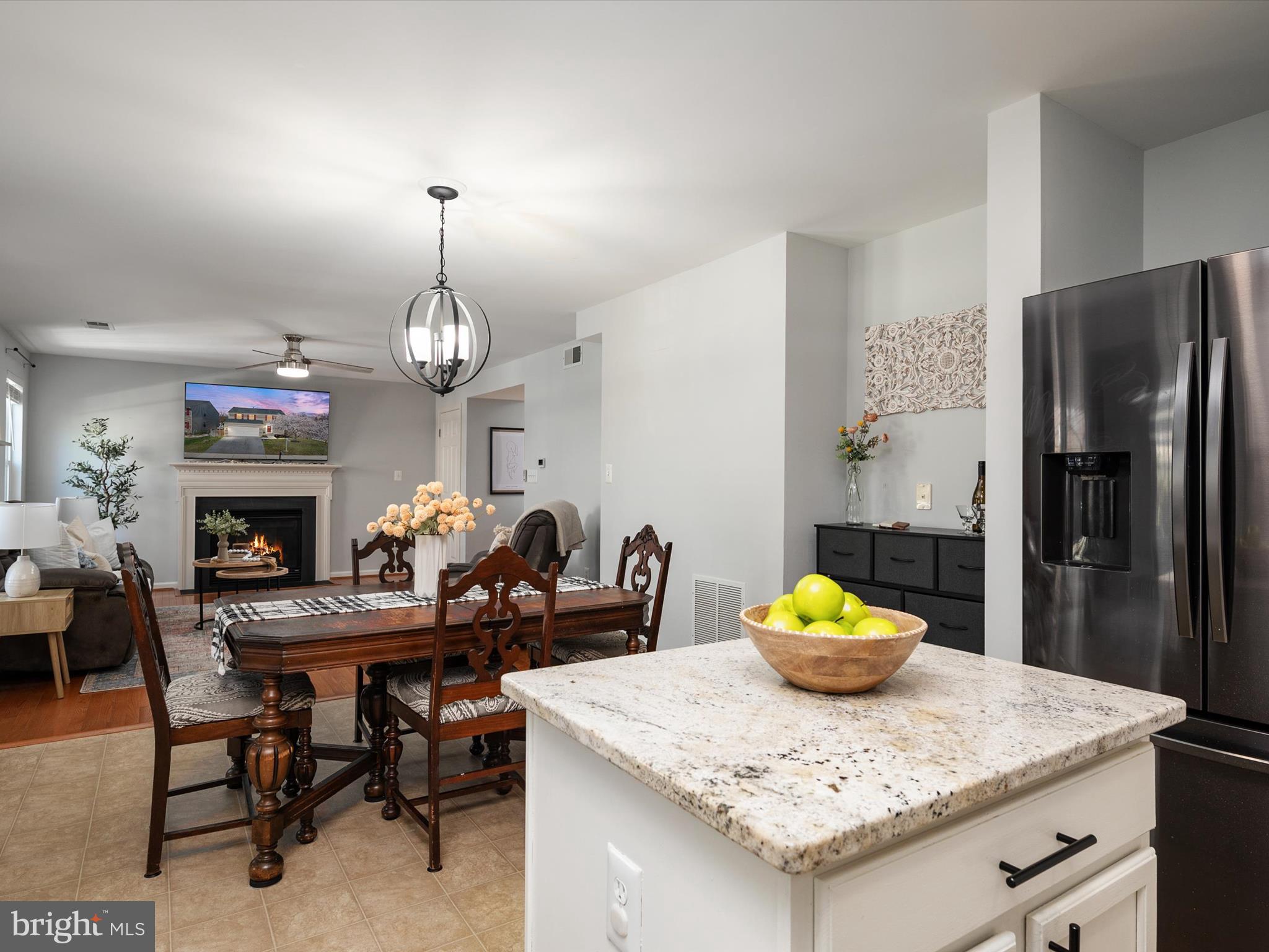 COLONIAL WOODS - Residential