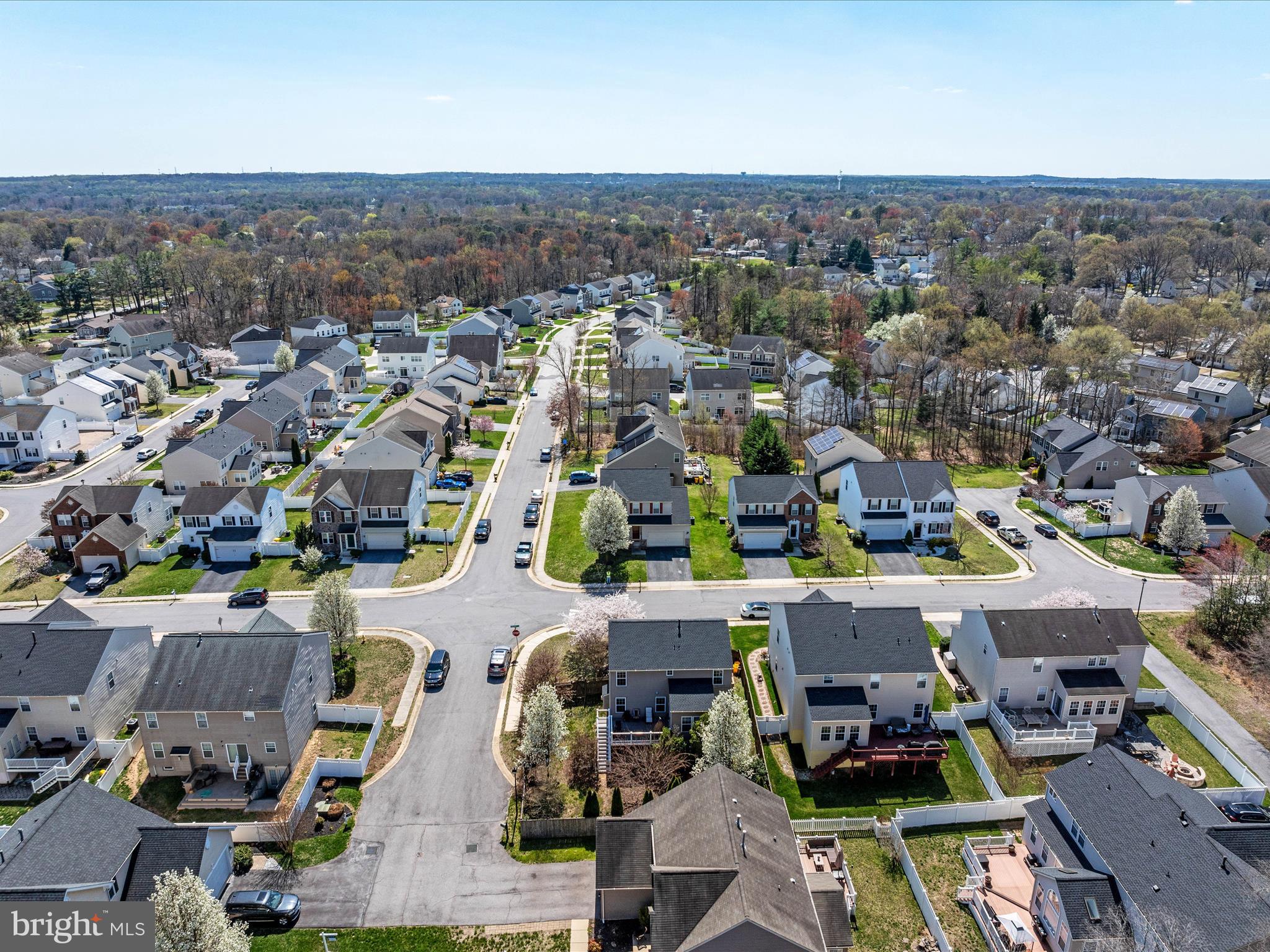 COLONIAL WOODS - Residential