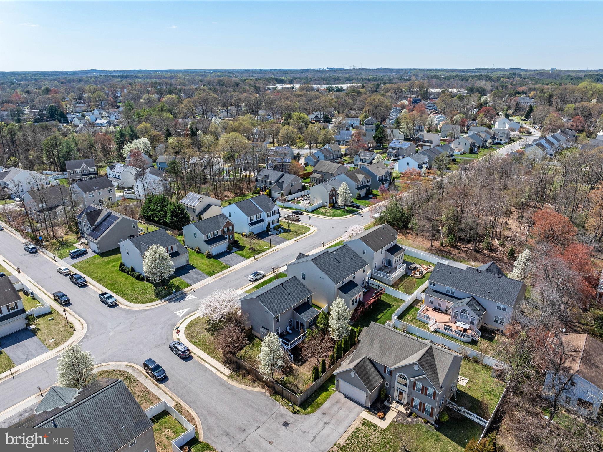 COLONIAL WOODS - Residential