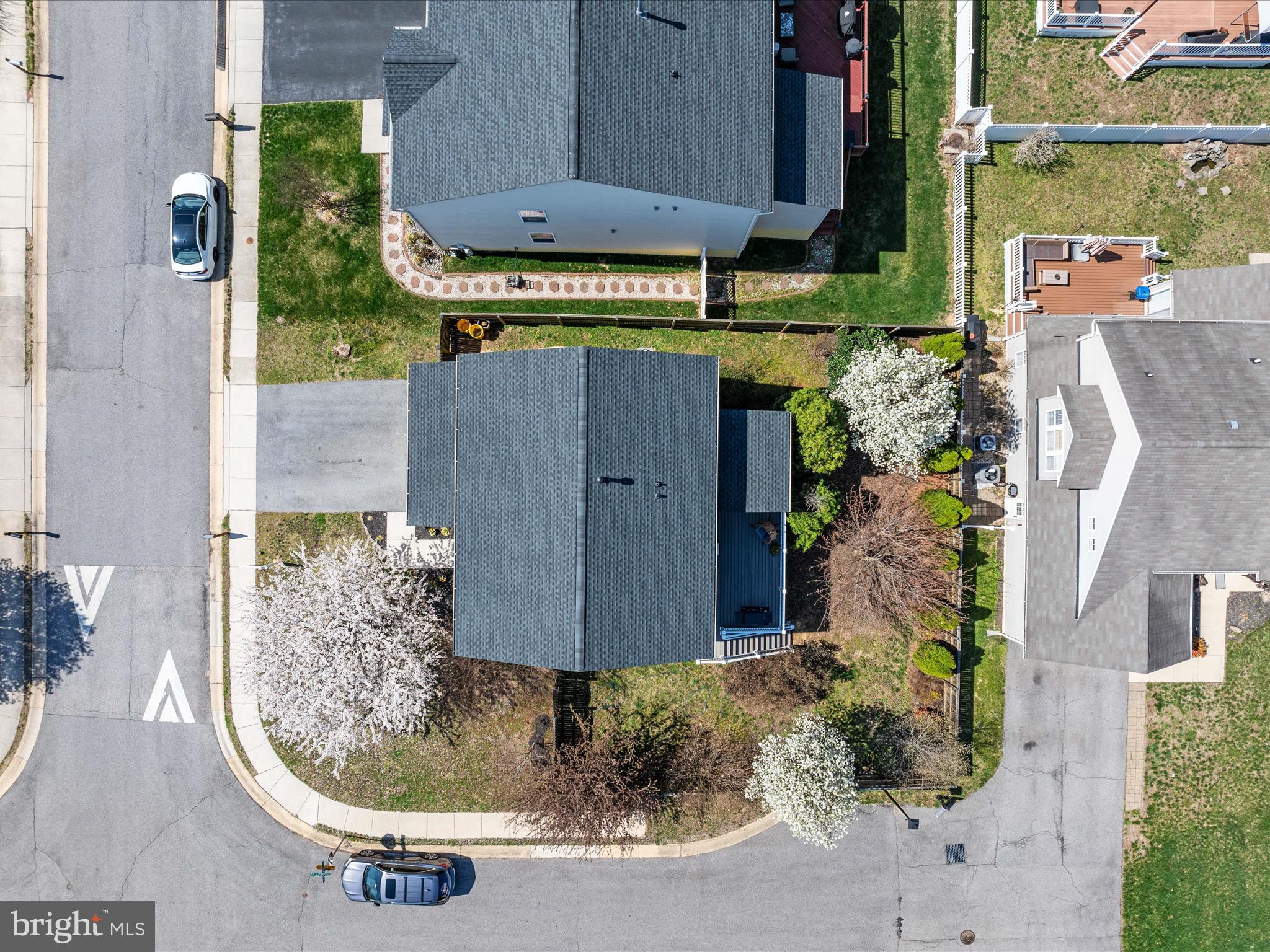 COLONIAL WOODS - Residential