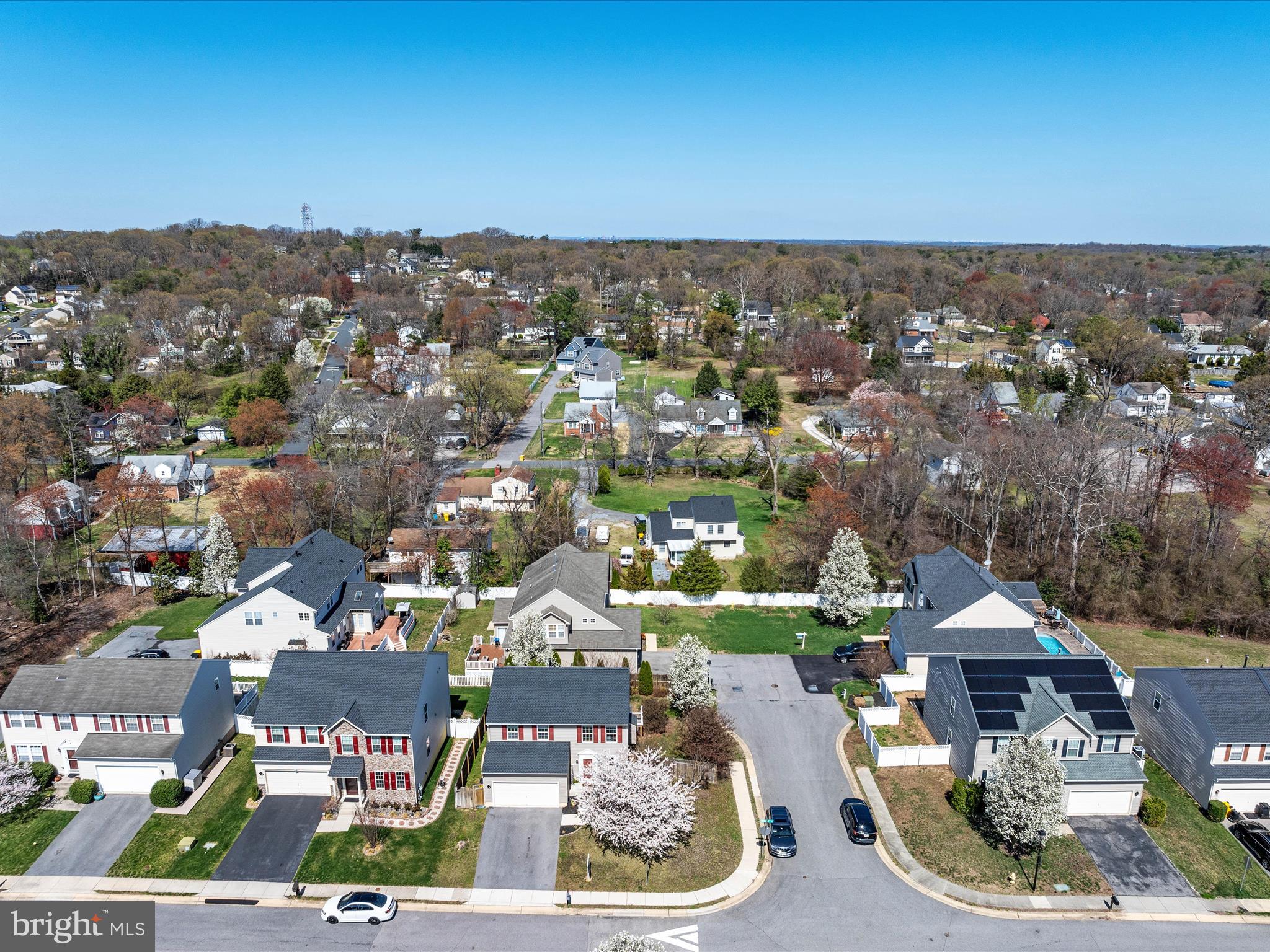 COLONIAL WOODS - Residential