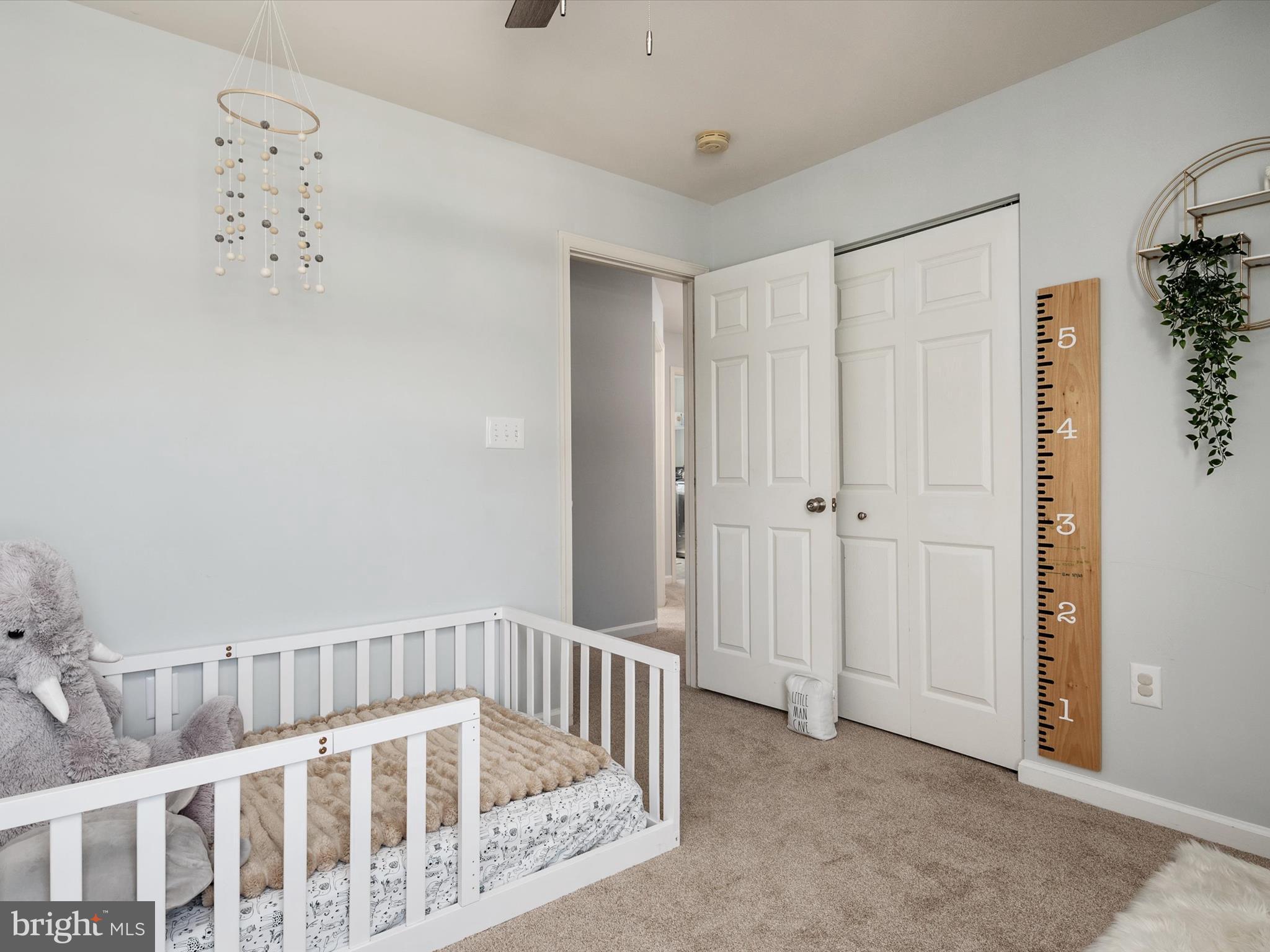 COLONIAL WOODS - Residential