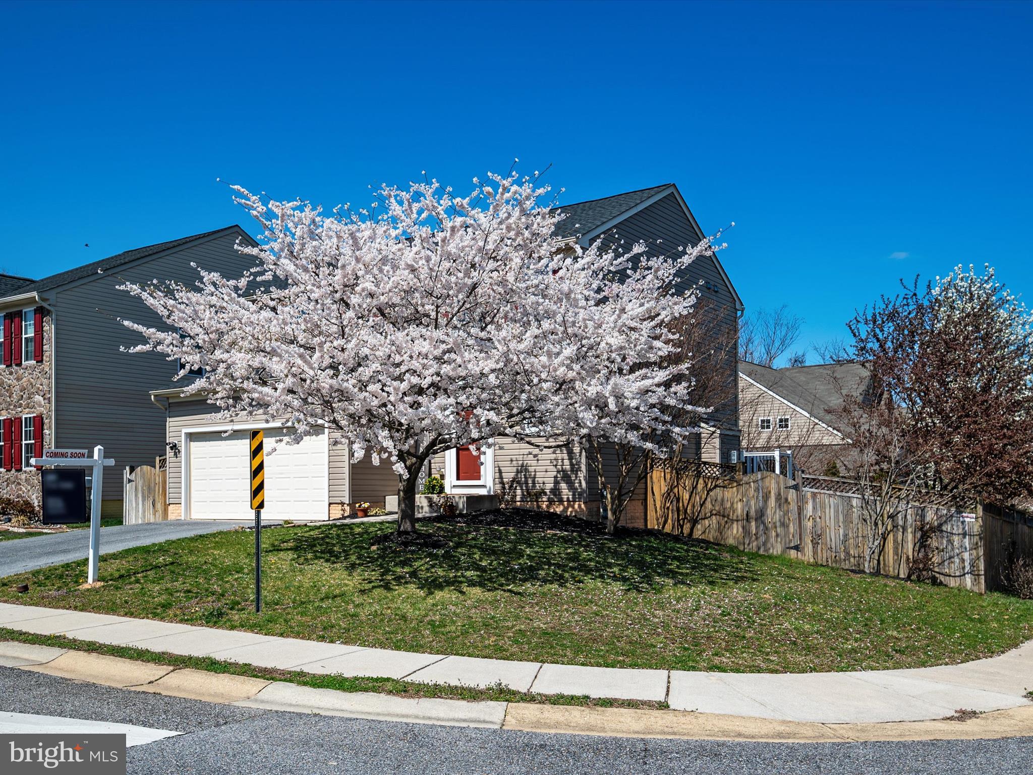 COLONIAL WOODS - Residential