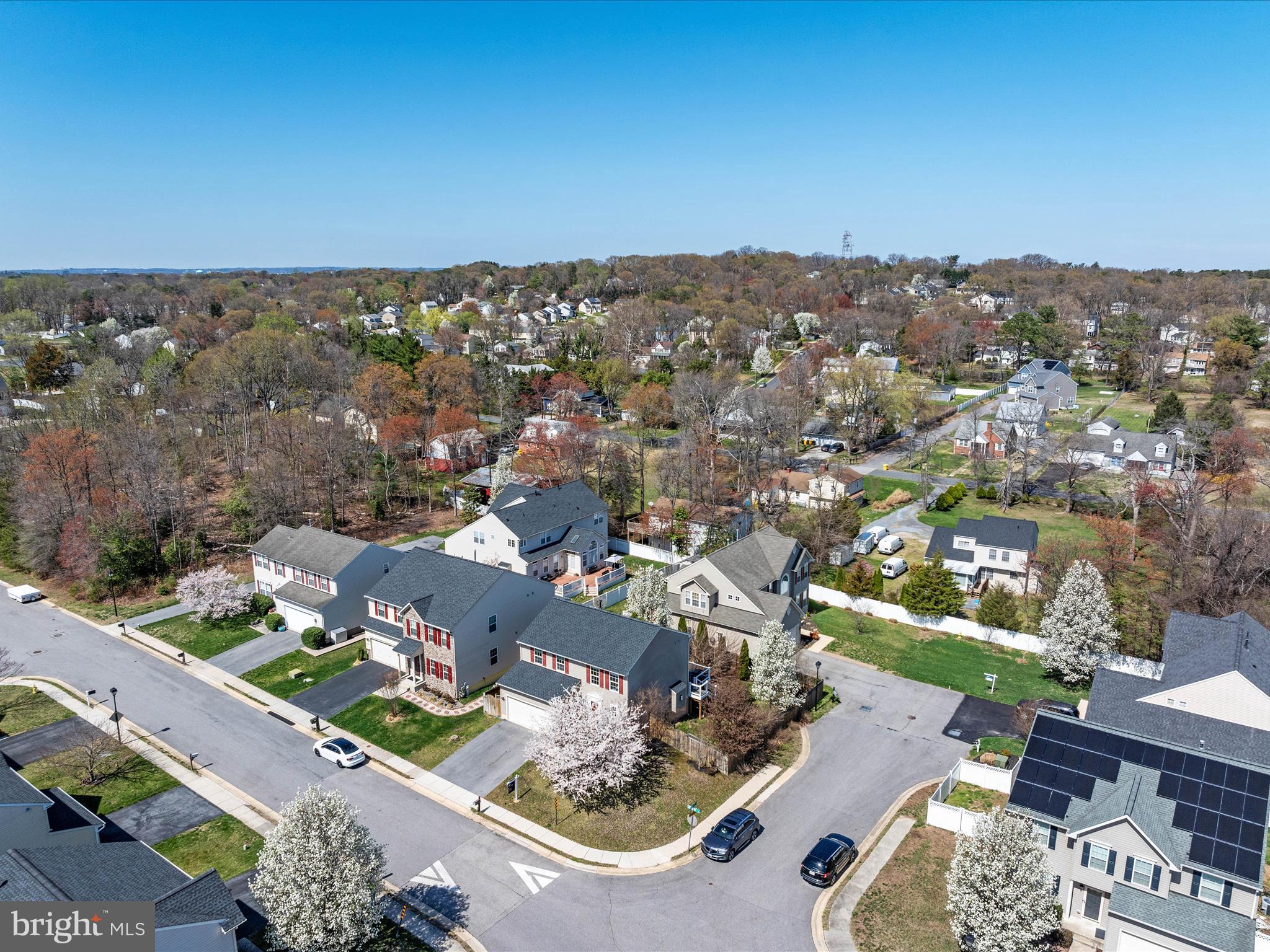 COLONIAL WOODS - Residential