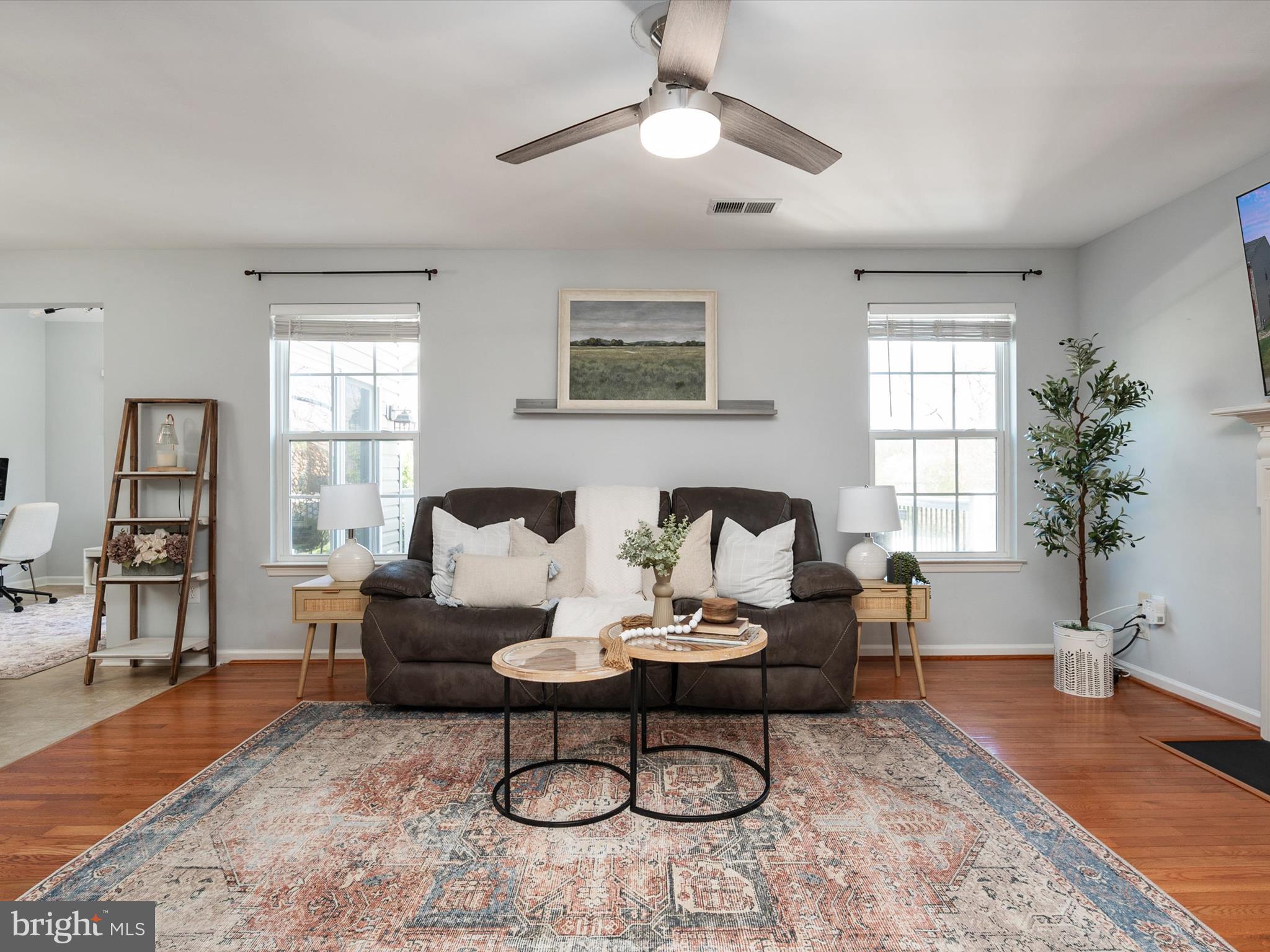 COLONIAL WOODS - Residential