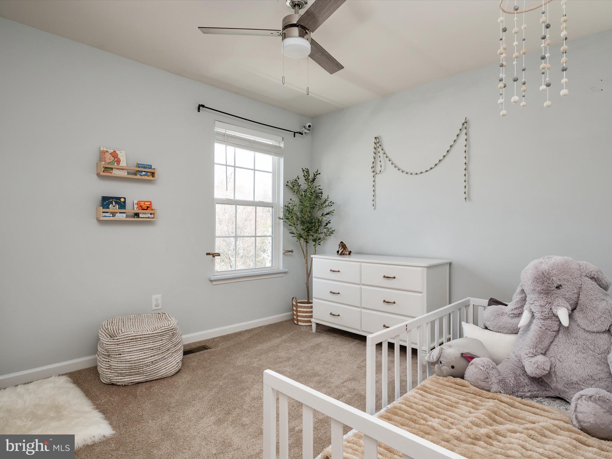 COLONIAL WOODS - Residential