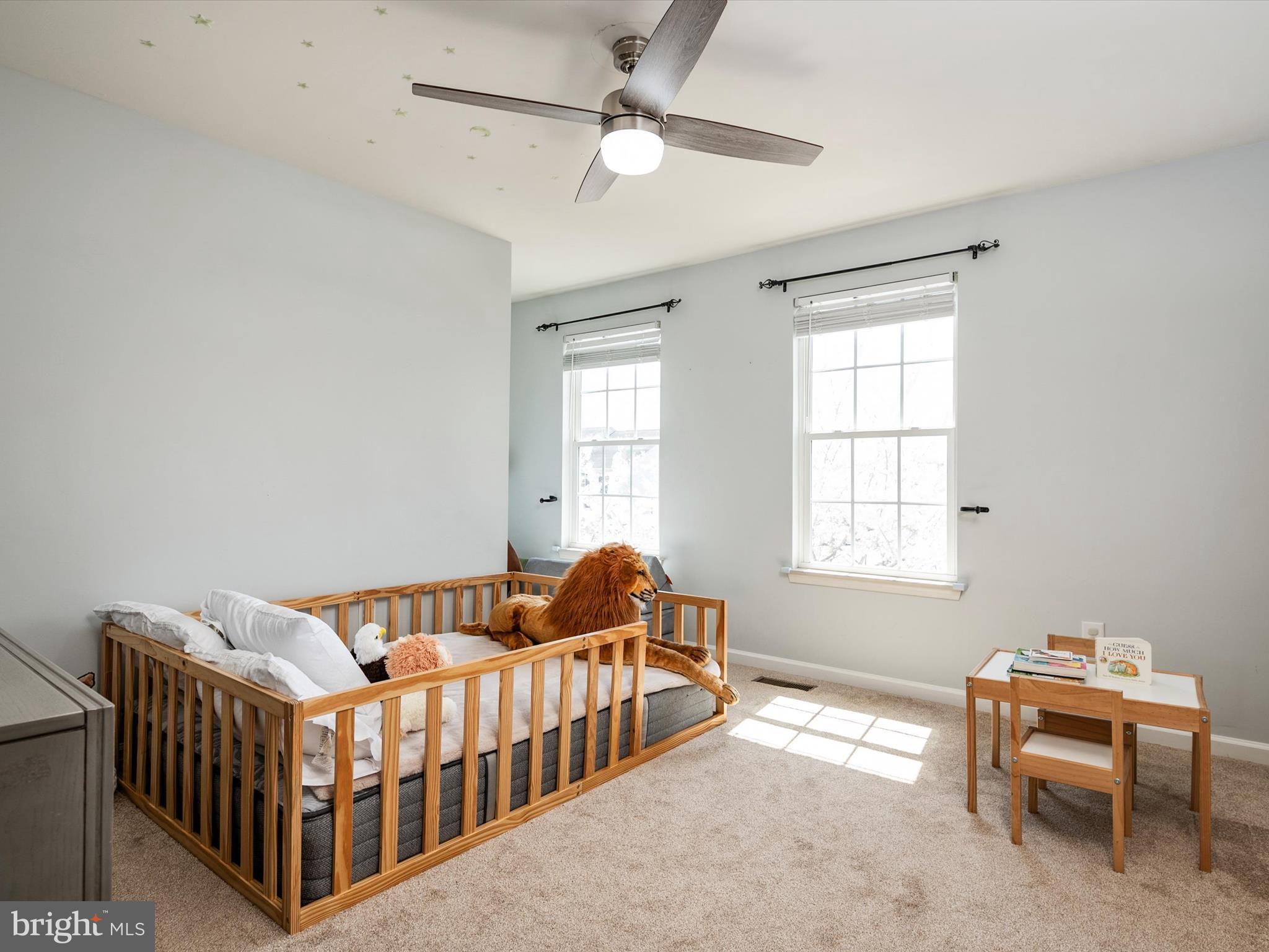 COLONIAL WOODS - Residential