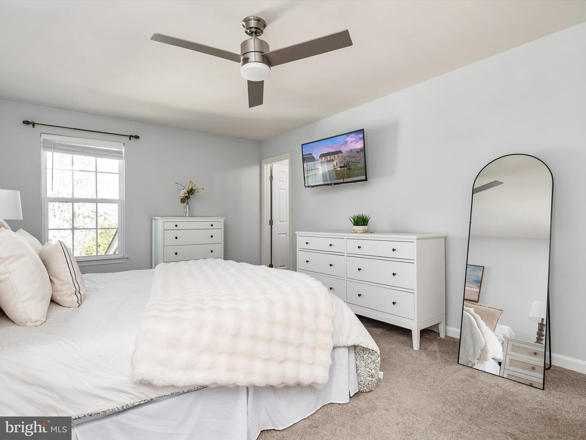 COLONIAL WOODS - Residential