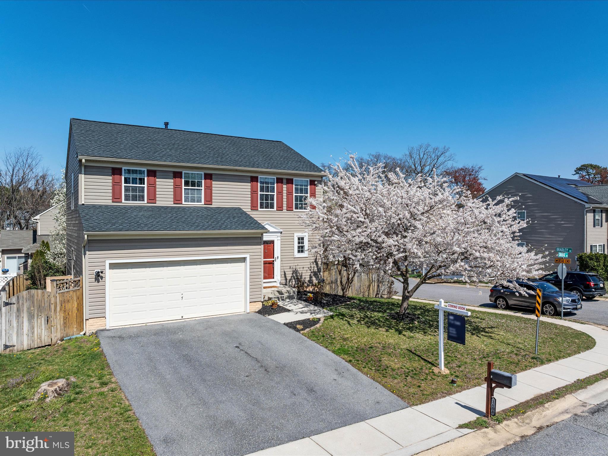 COLONIAL WOODS - Residential