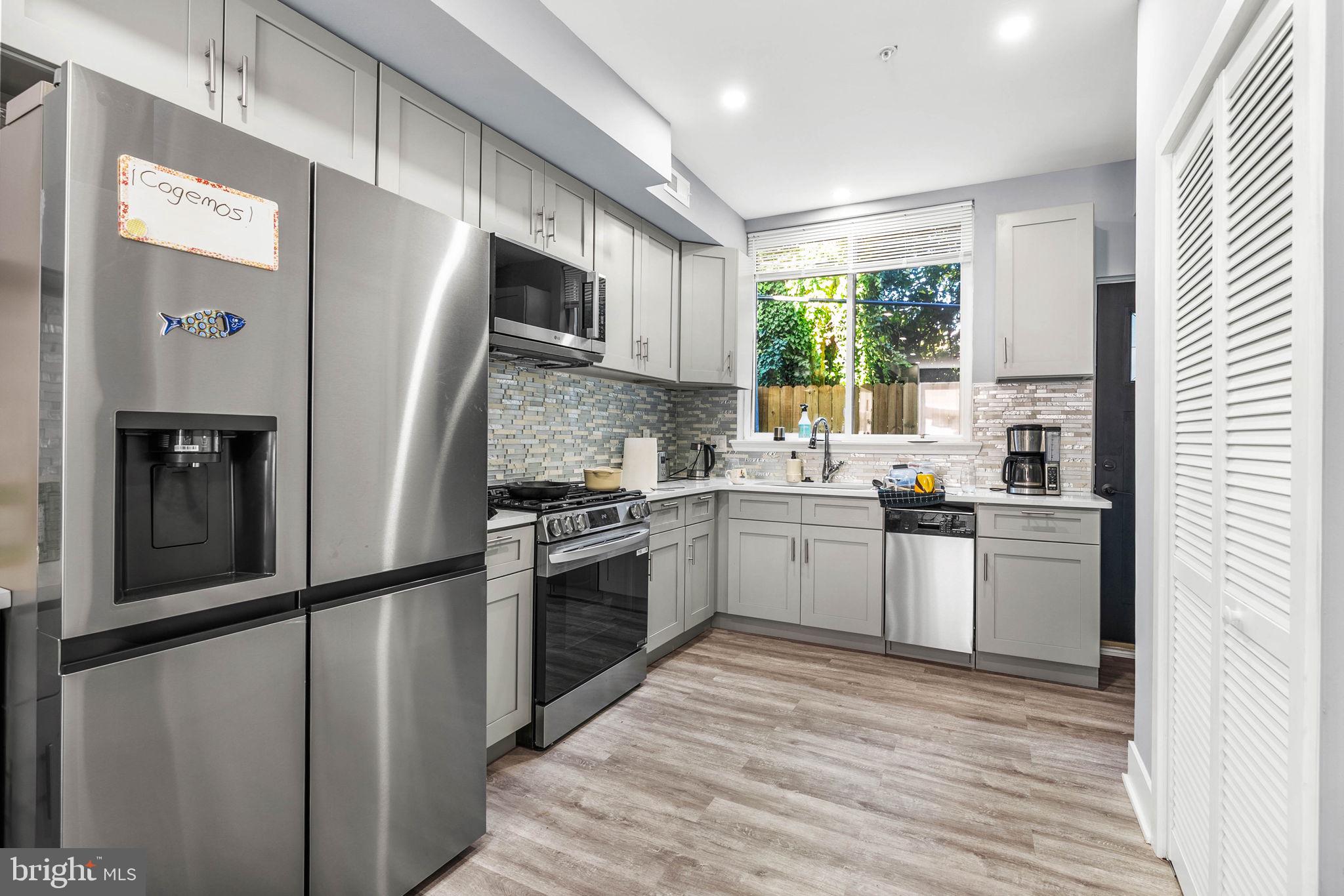 POINT BREEZE - Residential