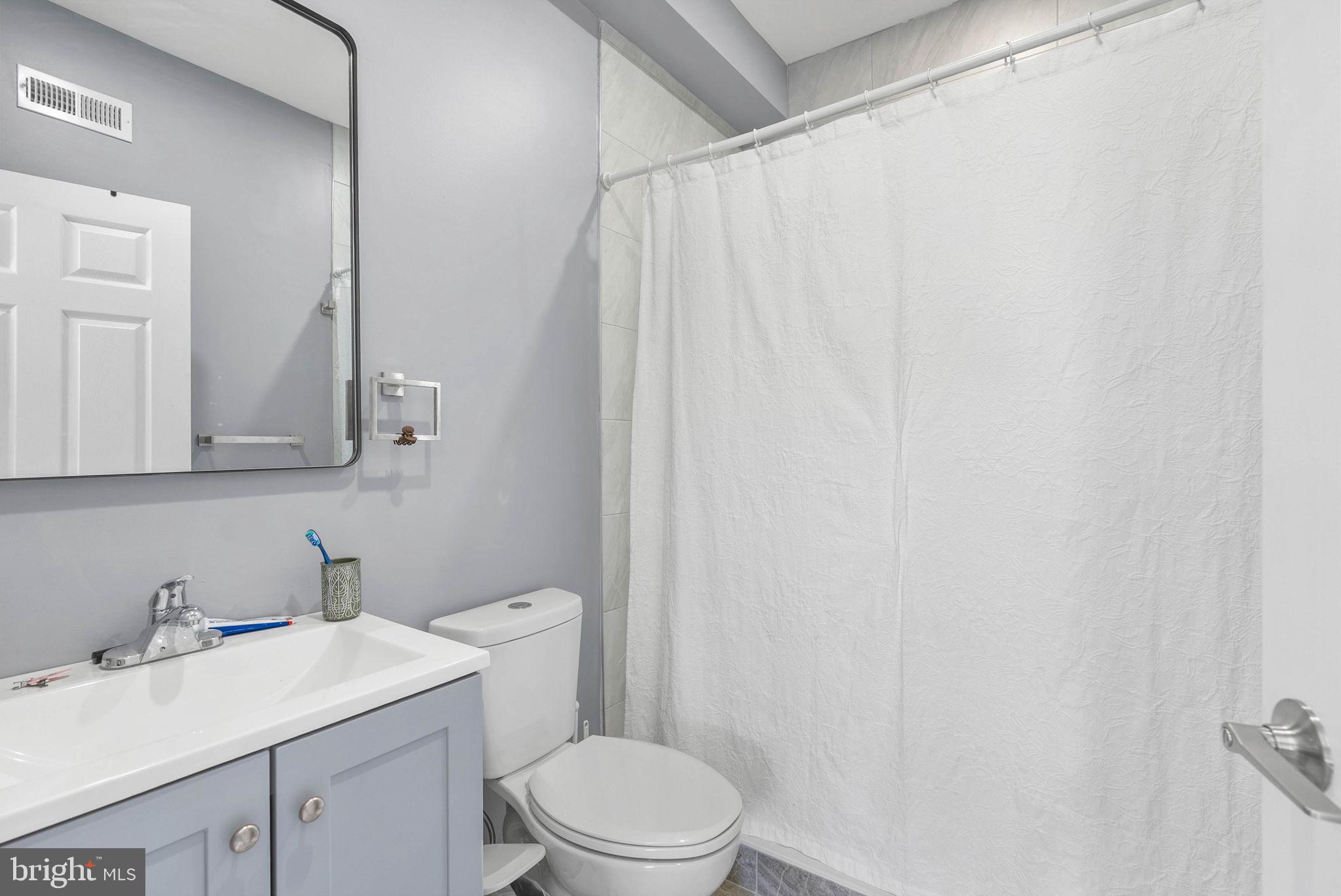 POINT BREEZE - Residential