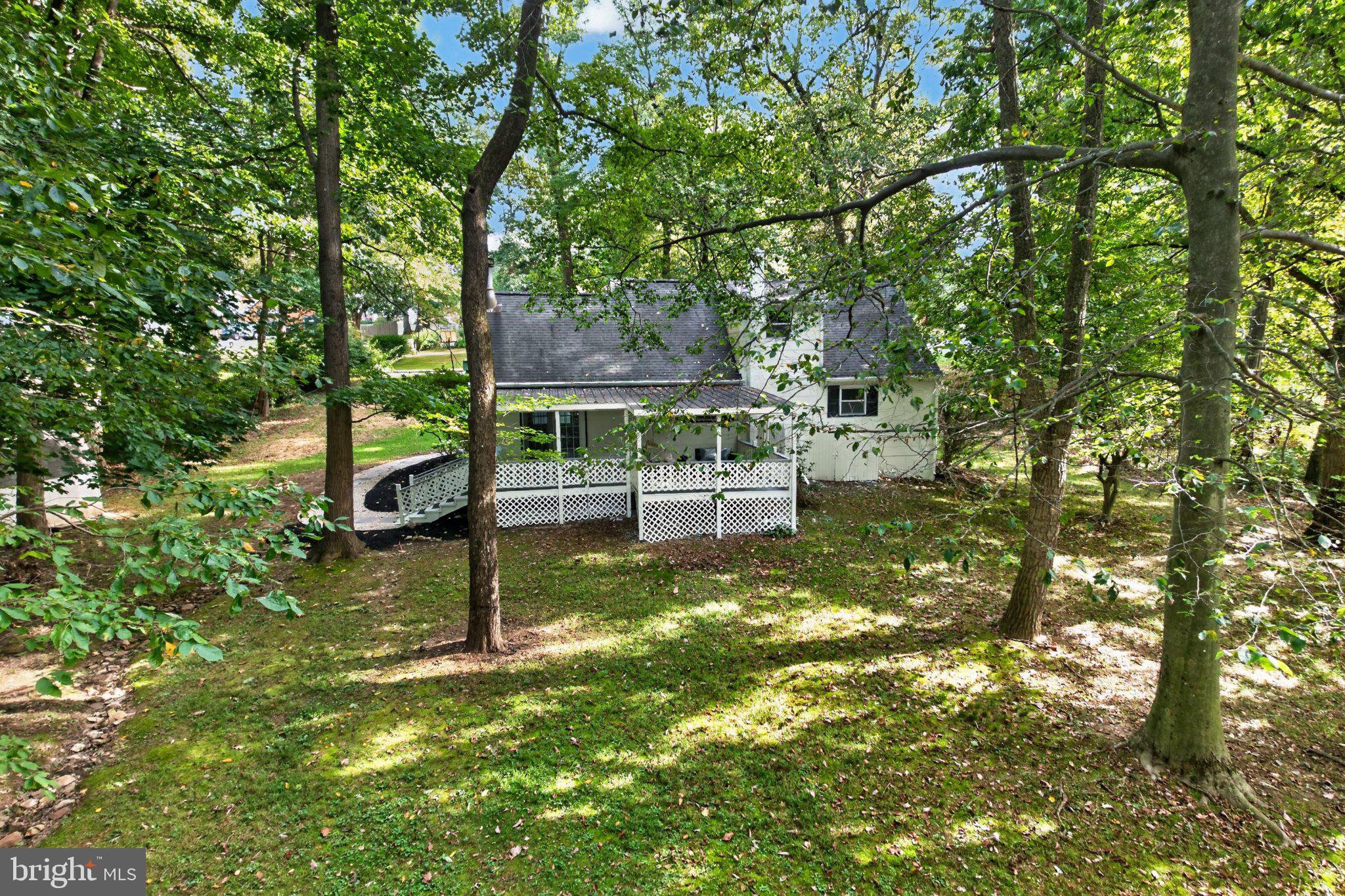 905 WOODVIEW DRIVE