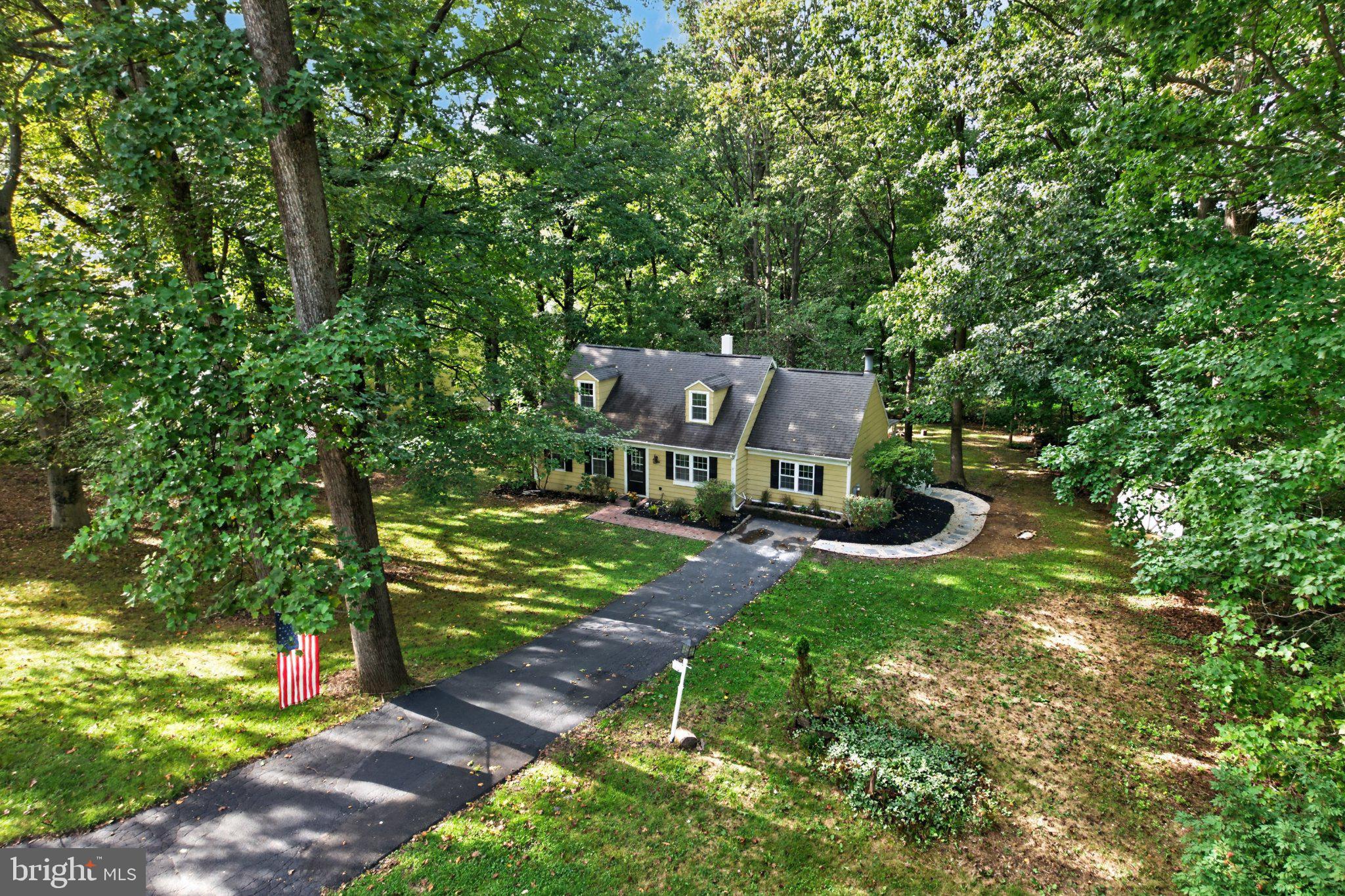905 WOODVIEW DRIVE