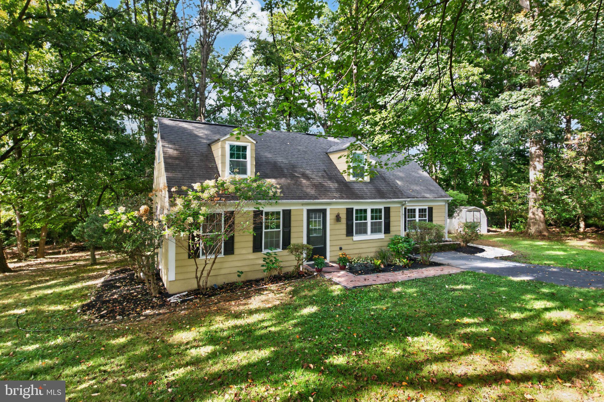 905 WOODVIEW DRIVE